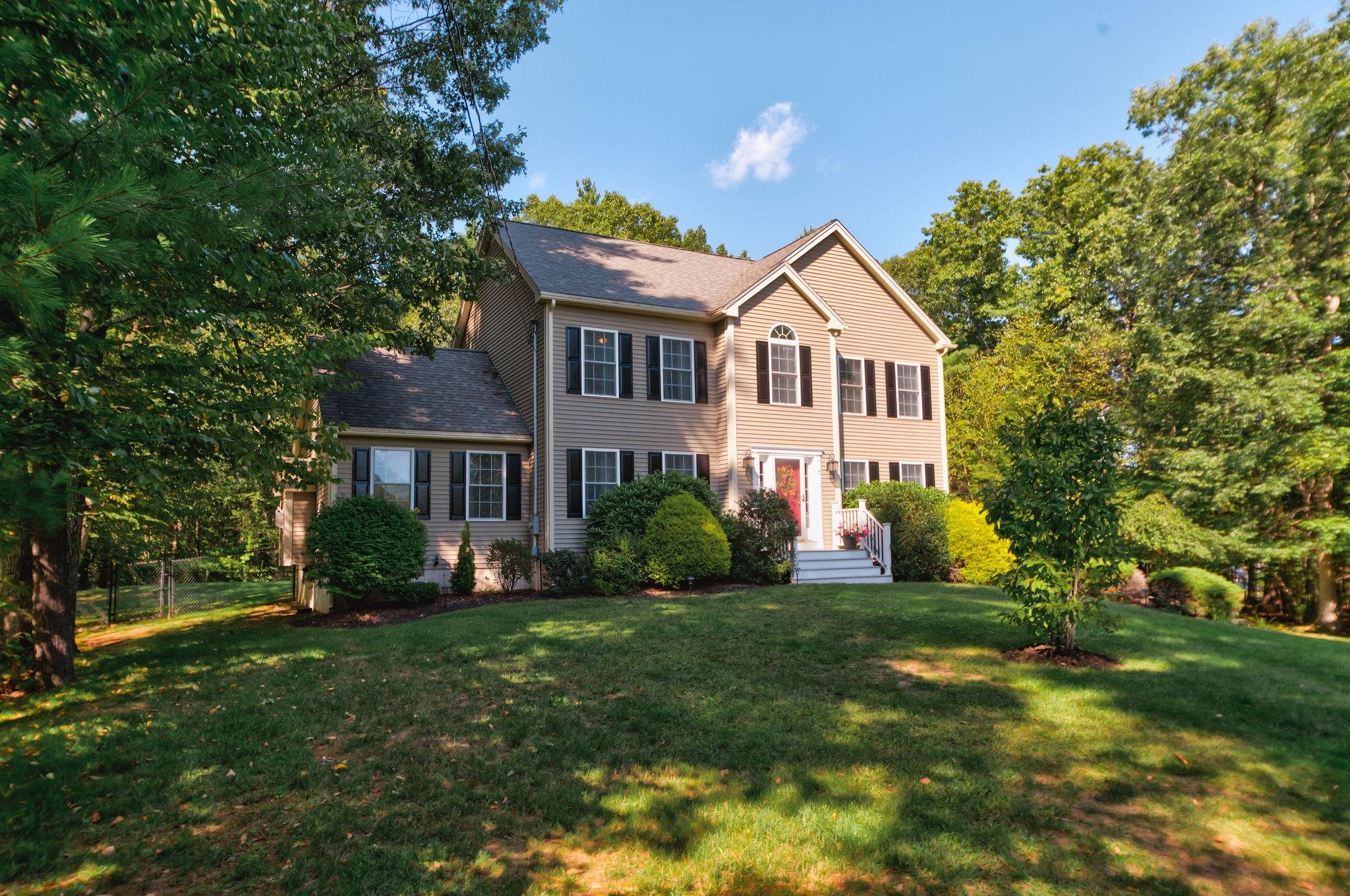 7 Rellas Rg, Kingston, NH 03848