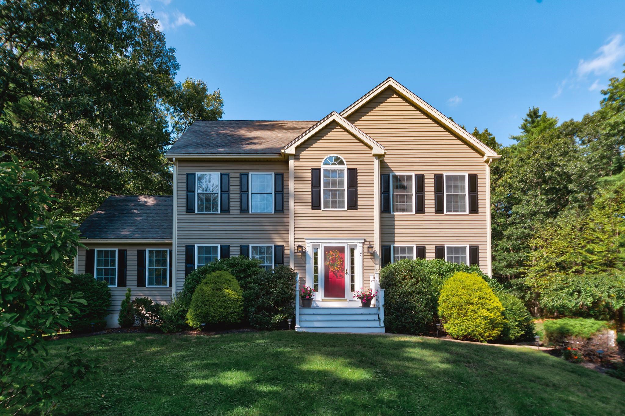 7 Rellas Rg, Kingston, NH 03848