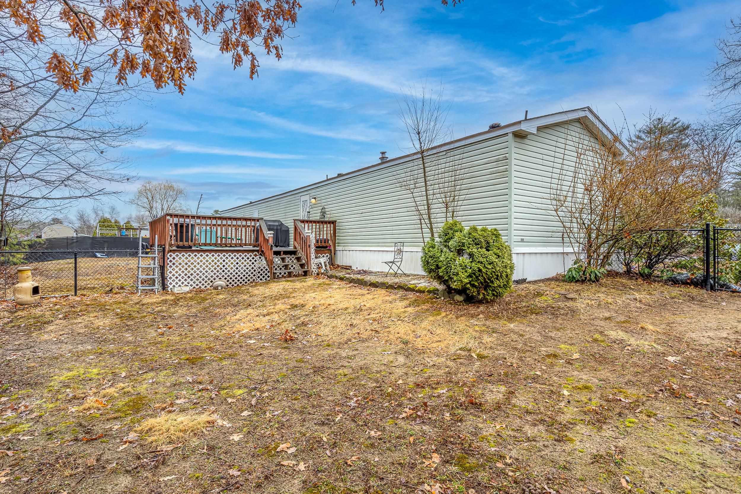 4 Cammett Dr, Raymond, NH 03077