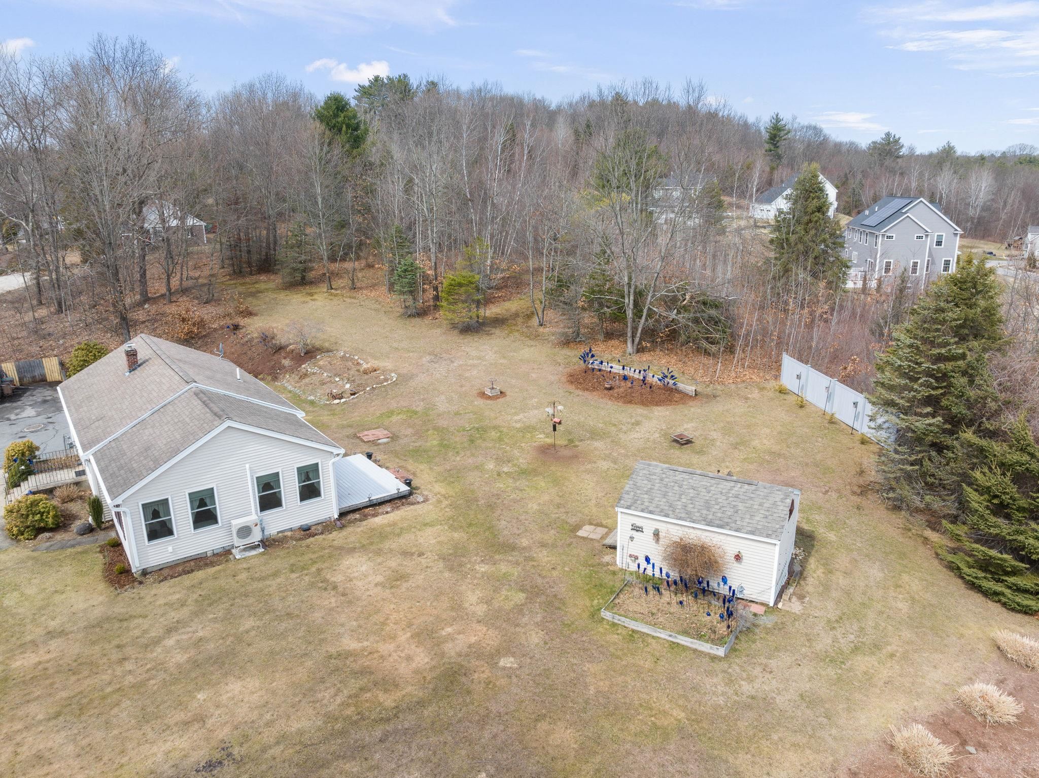 48 Main St, Atkinson, NH 03811-2519