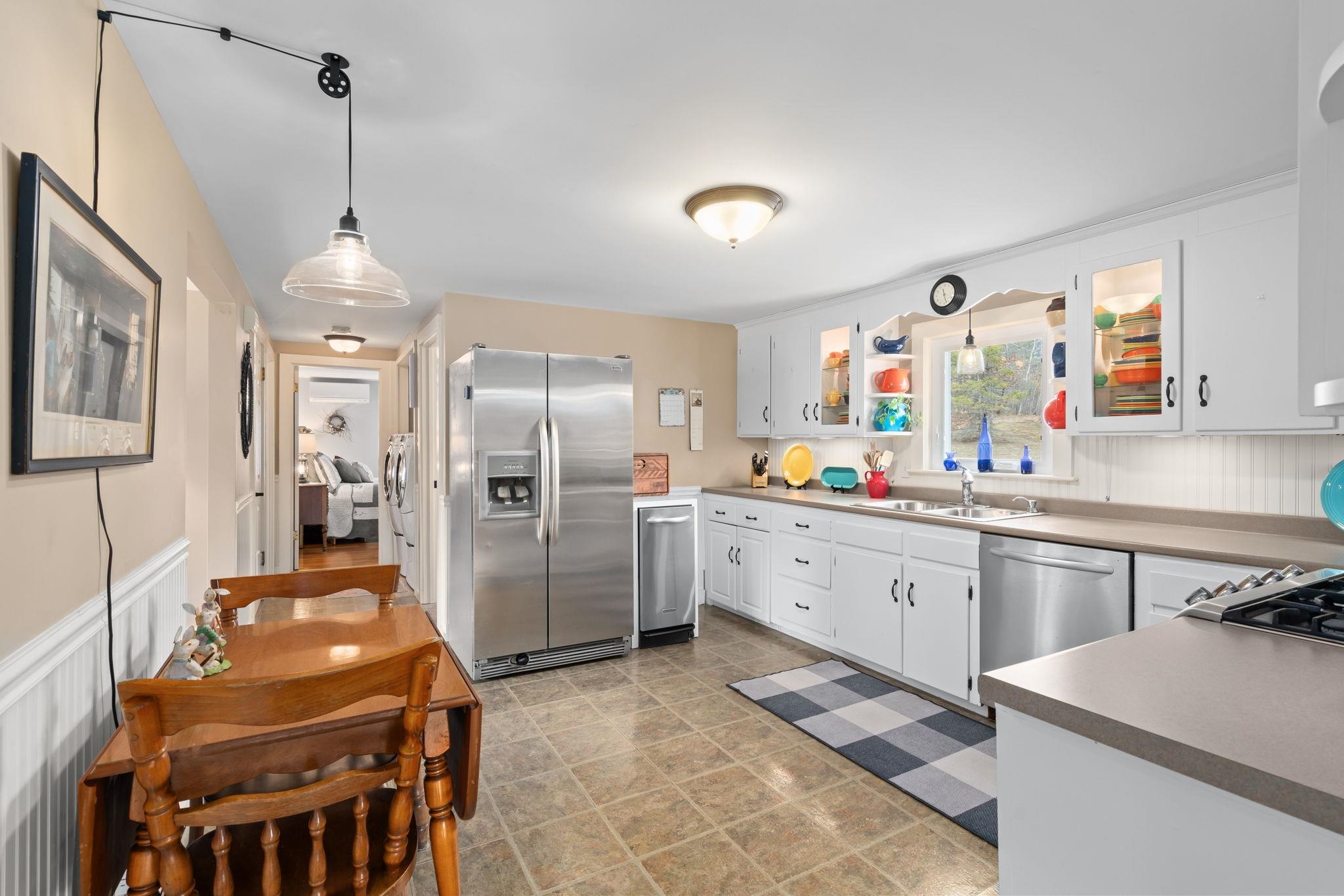 48 Main St, Atkinson, NH 03811-2519