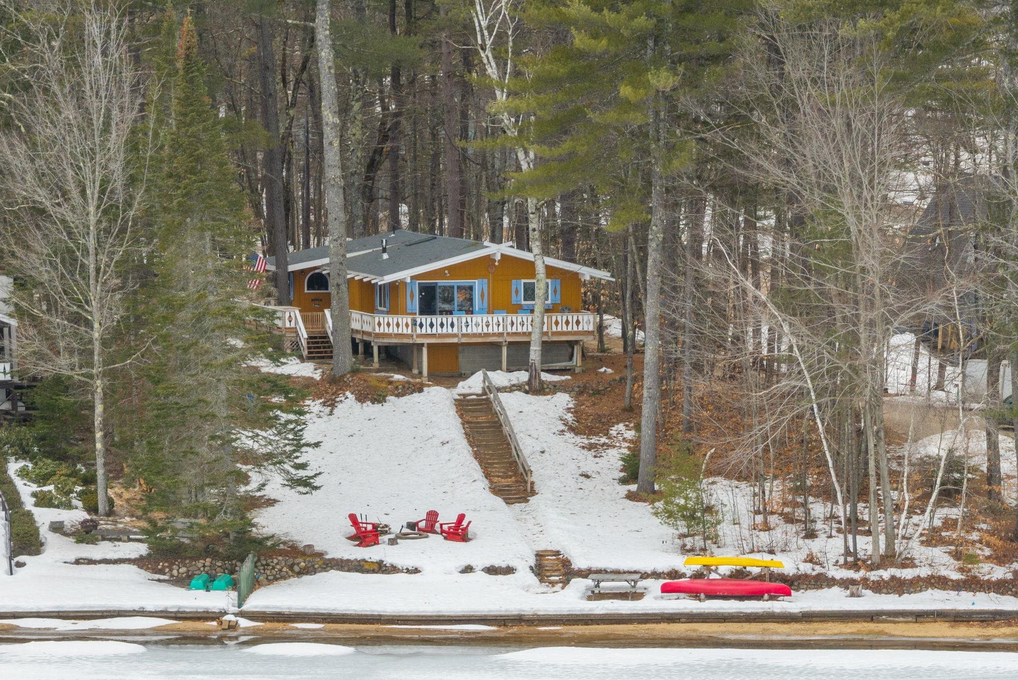 726 Pequawket Dr, Conway, NH 03818