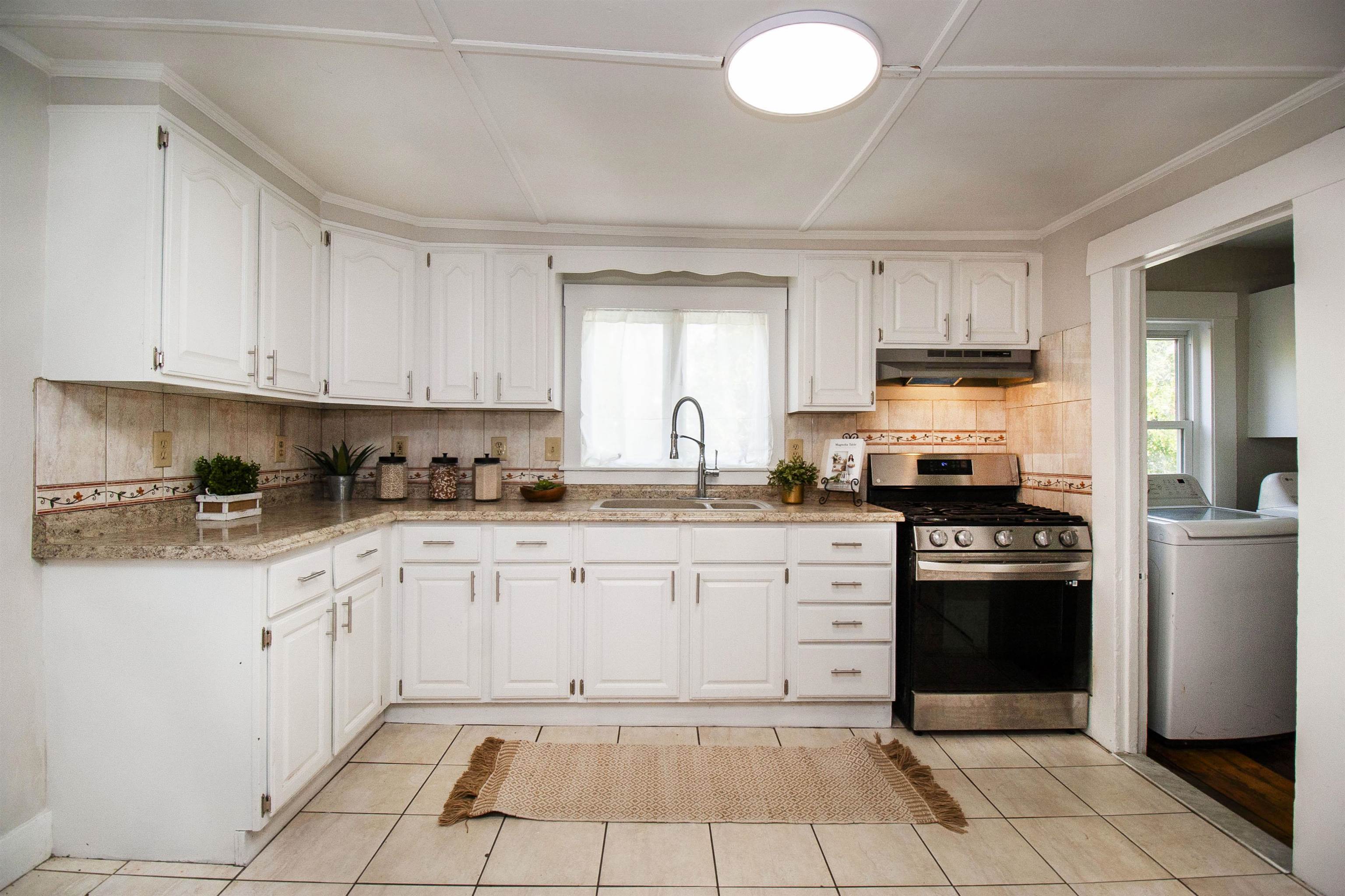 16 Prince St, Concord, NH 03301