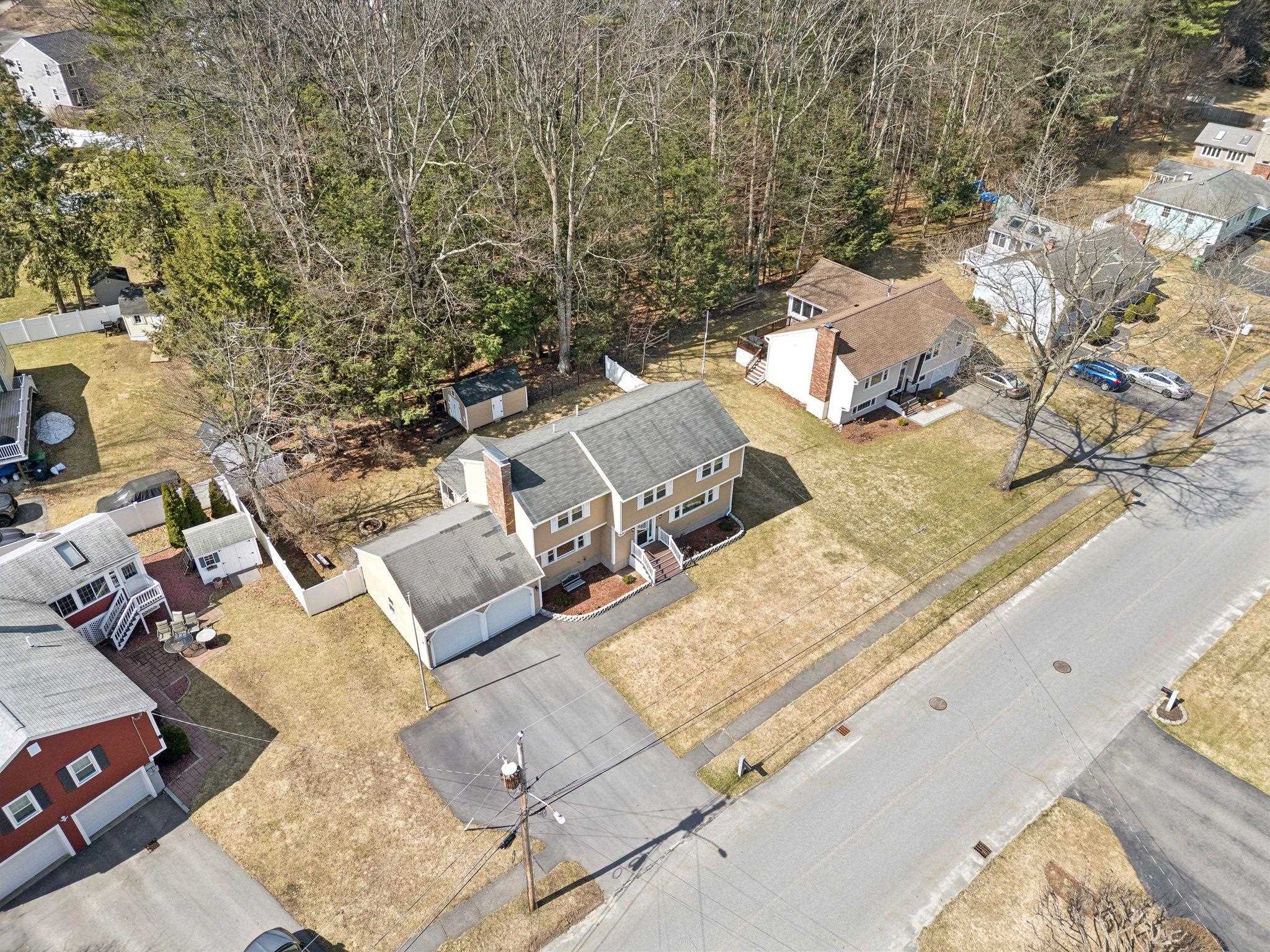 10 Hampton Dr, Nashua, NH 03063