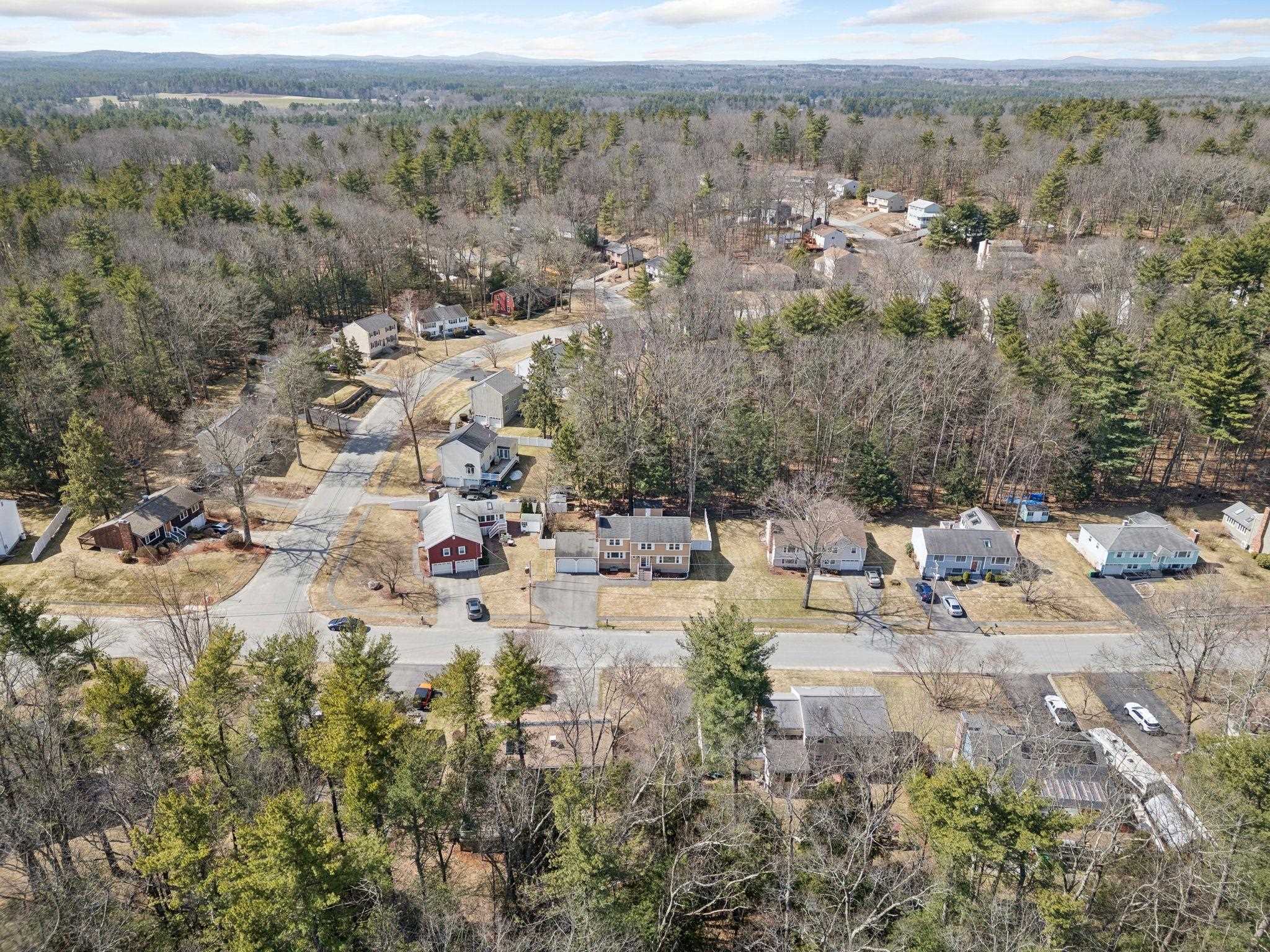 10 Hampton Dr, Nashua, NH 03063