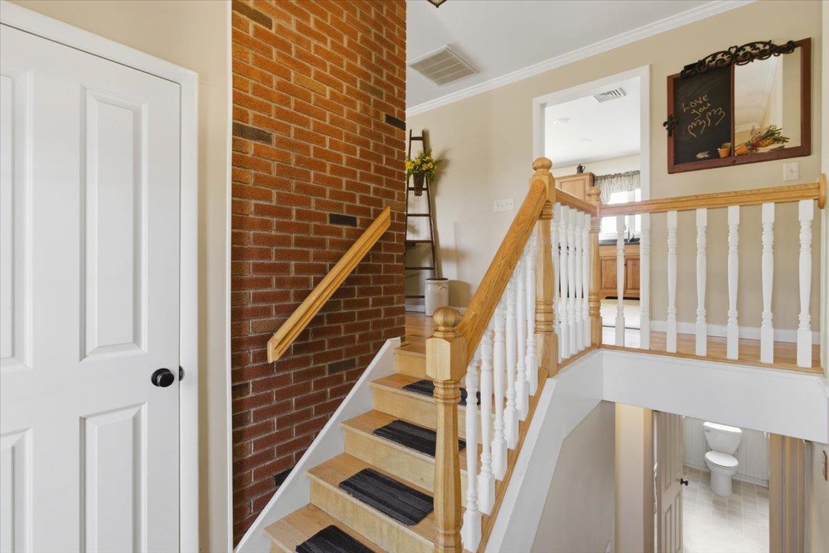 4 Stonehedge Dr, Bennington, VT 05201