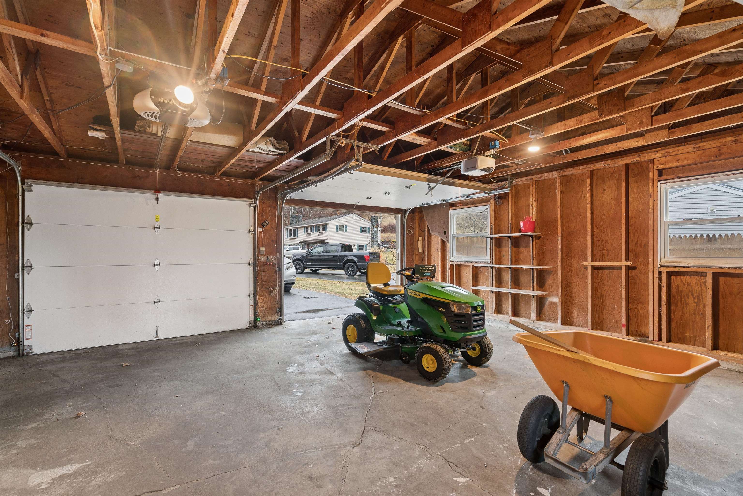 20 Tenley Dr, Lebanon, NH 03784