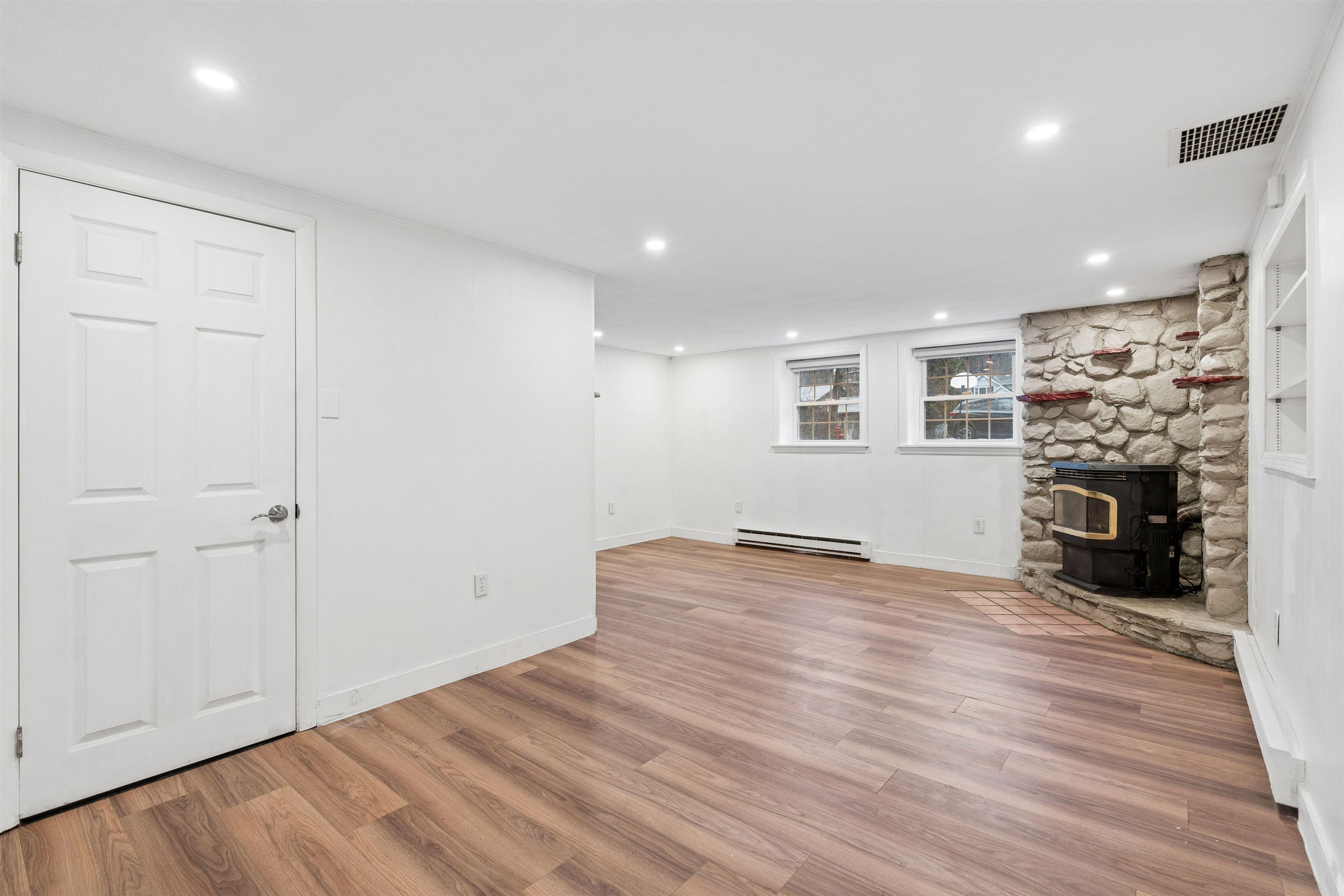 20 Tenley Dr, Lebanon, NH 03784