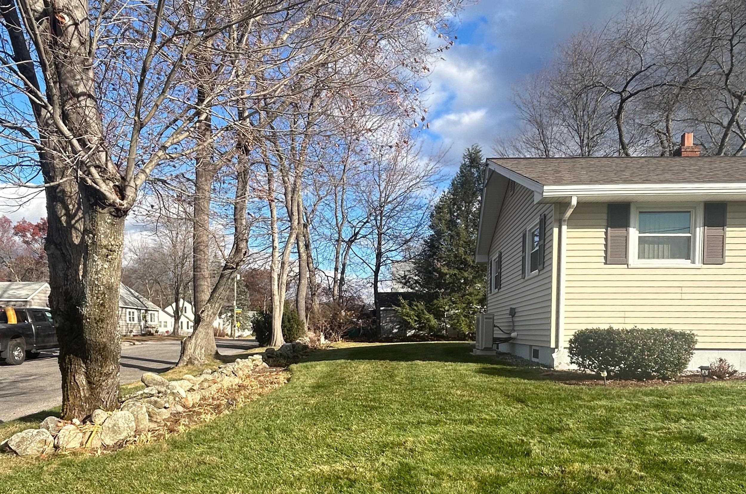 155 Woodbine Ave, Manchester, NH 03109