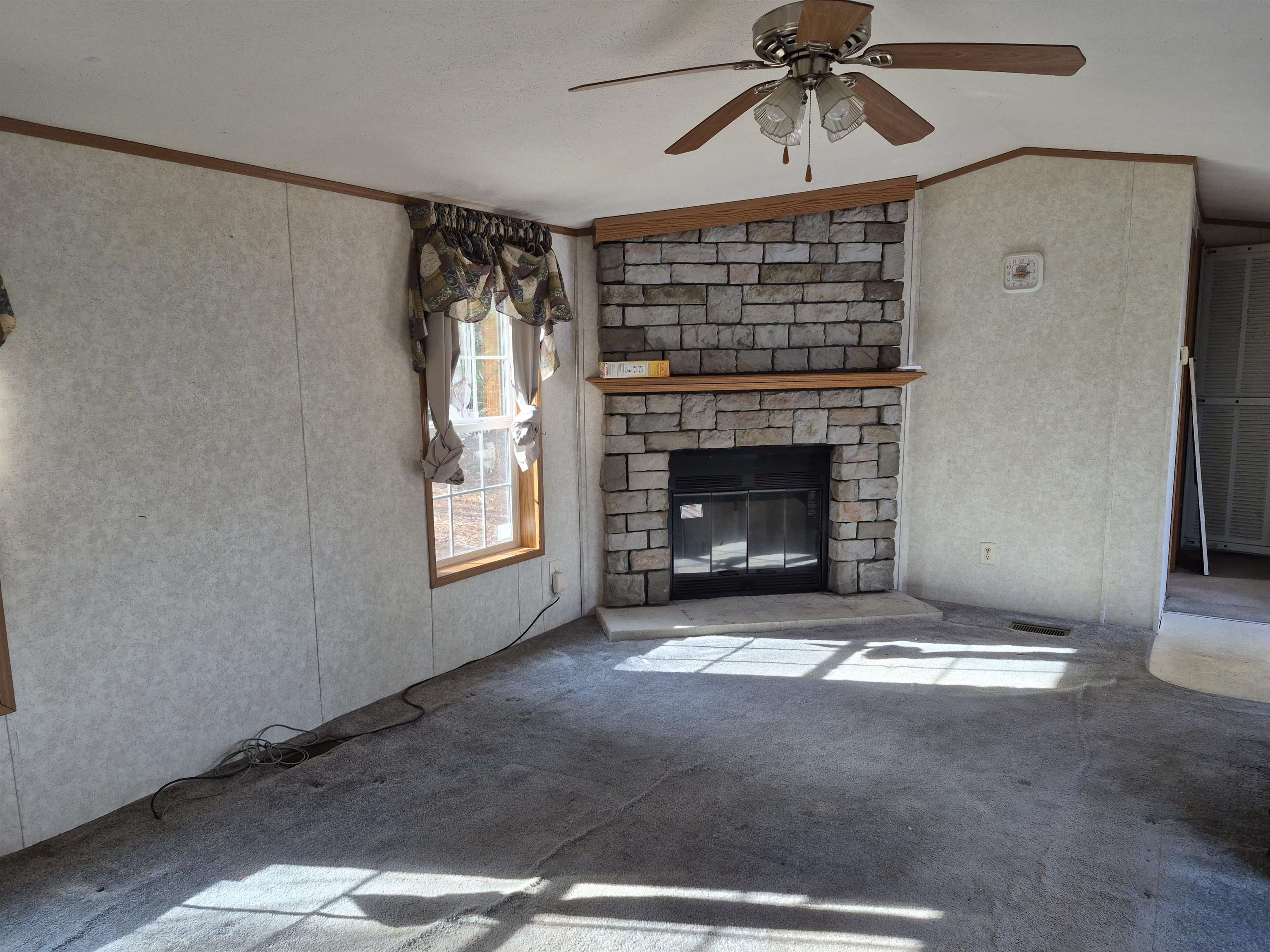 69 Parade Ground Cemetery Rd, Warner, NH 03278