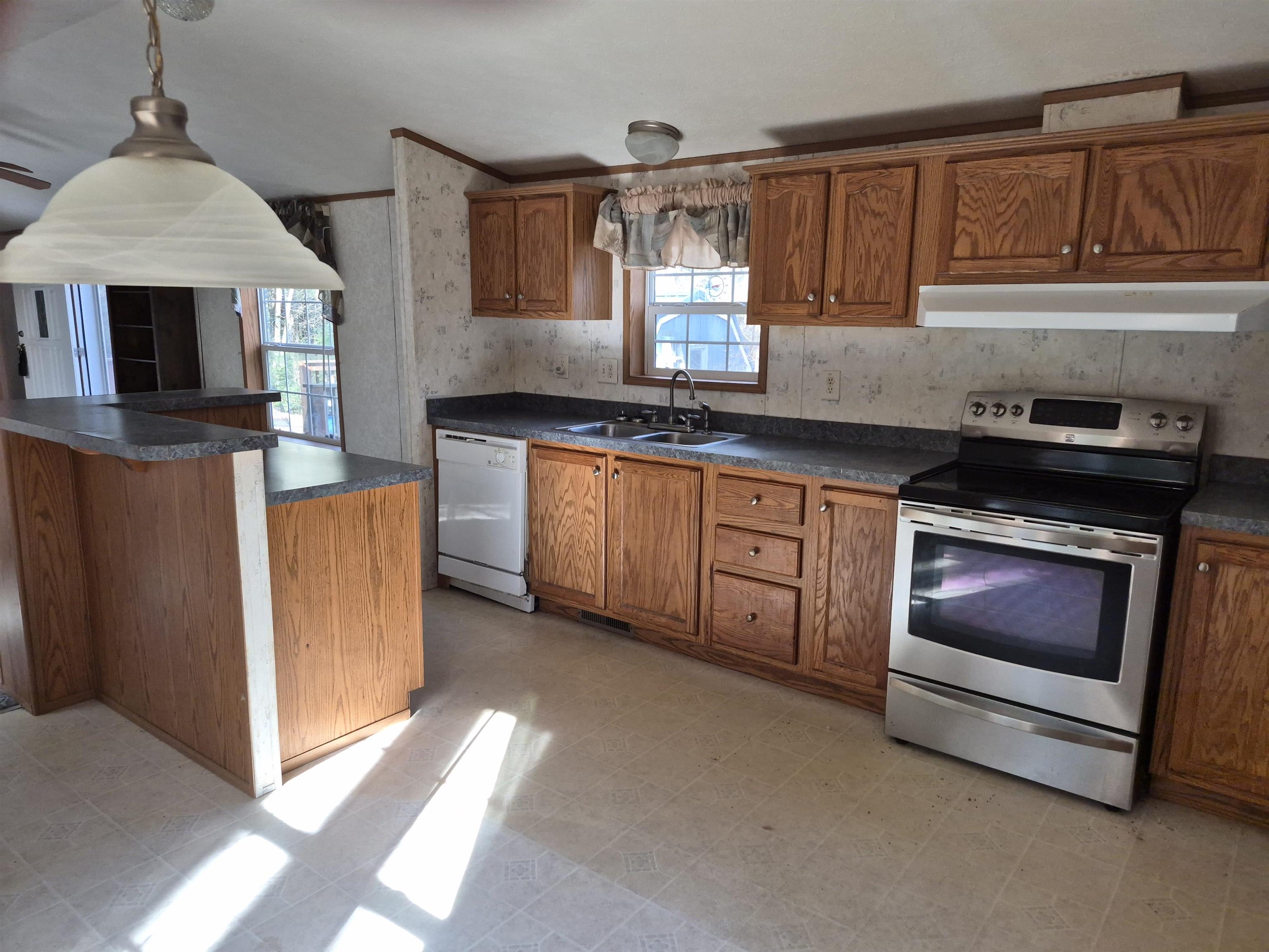 69 Parade Ground Cemetery Rd, Warner, NH 03278