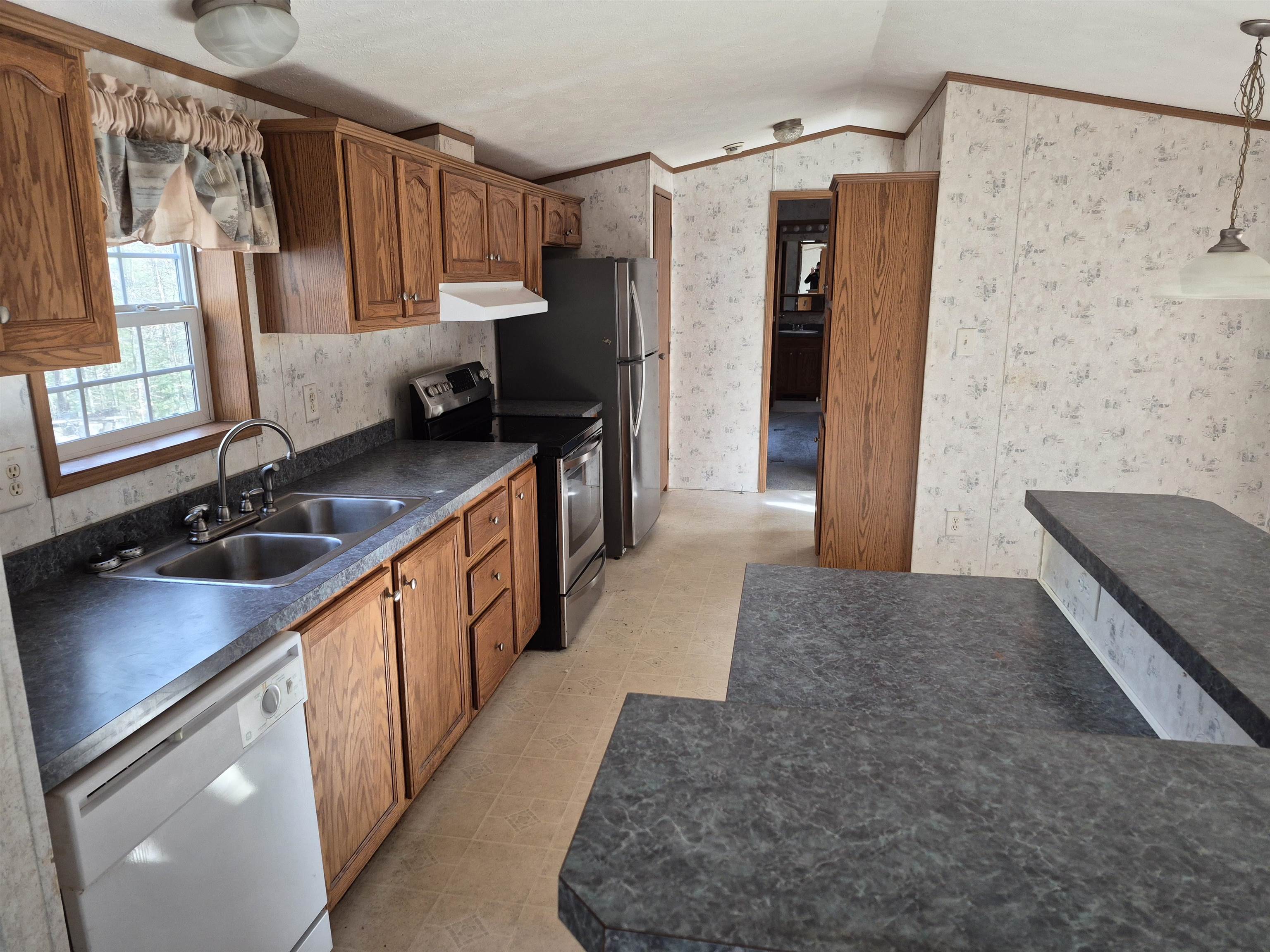 69 Parade Ground Cemetery Rd, Warner, NH 03278