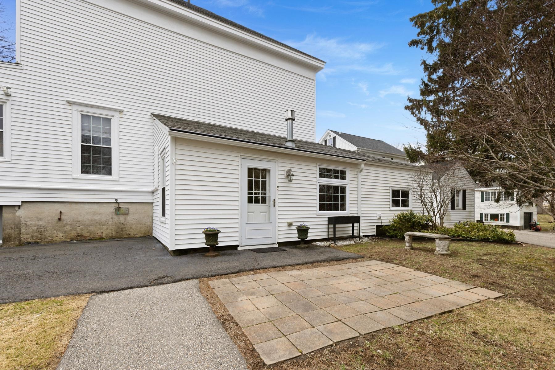 159 Woodbury Ave #2, Portsmouth, NH 03801