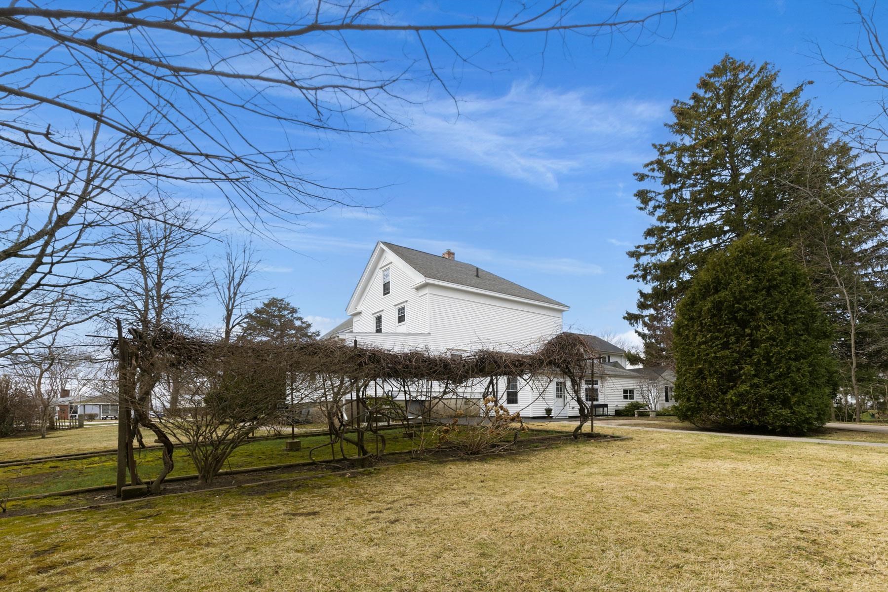 159 Woodbury Ave, Portsmouth, NH 03801