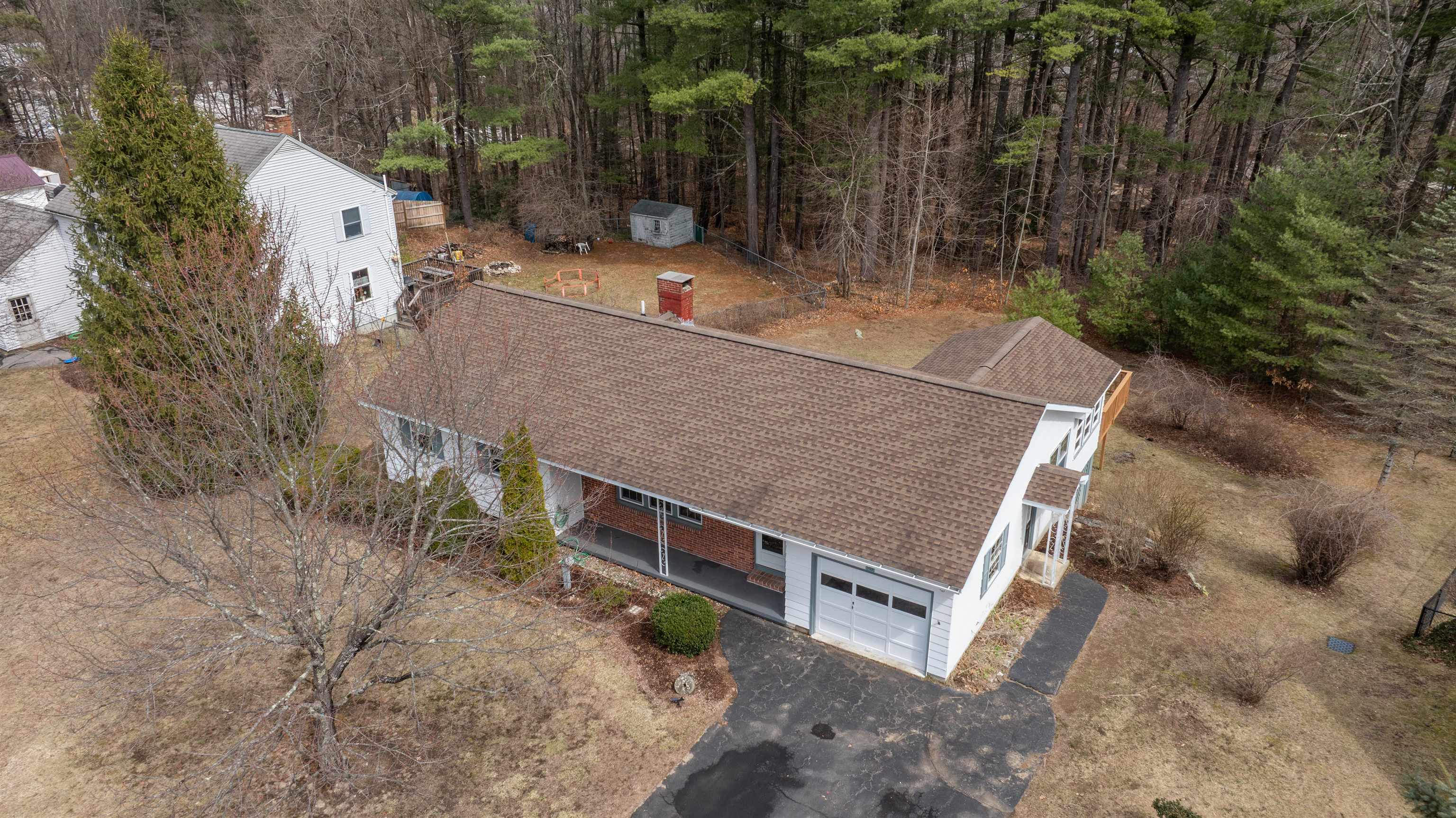 98 Oak St, Milford, NH 03055