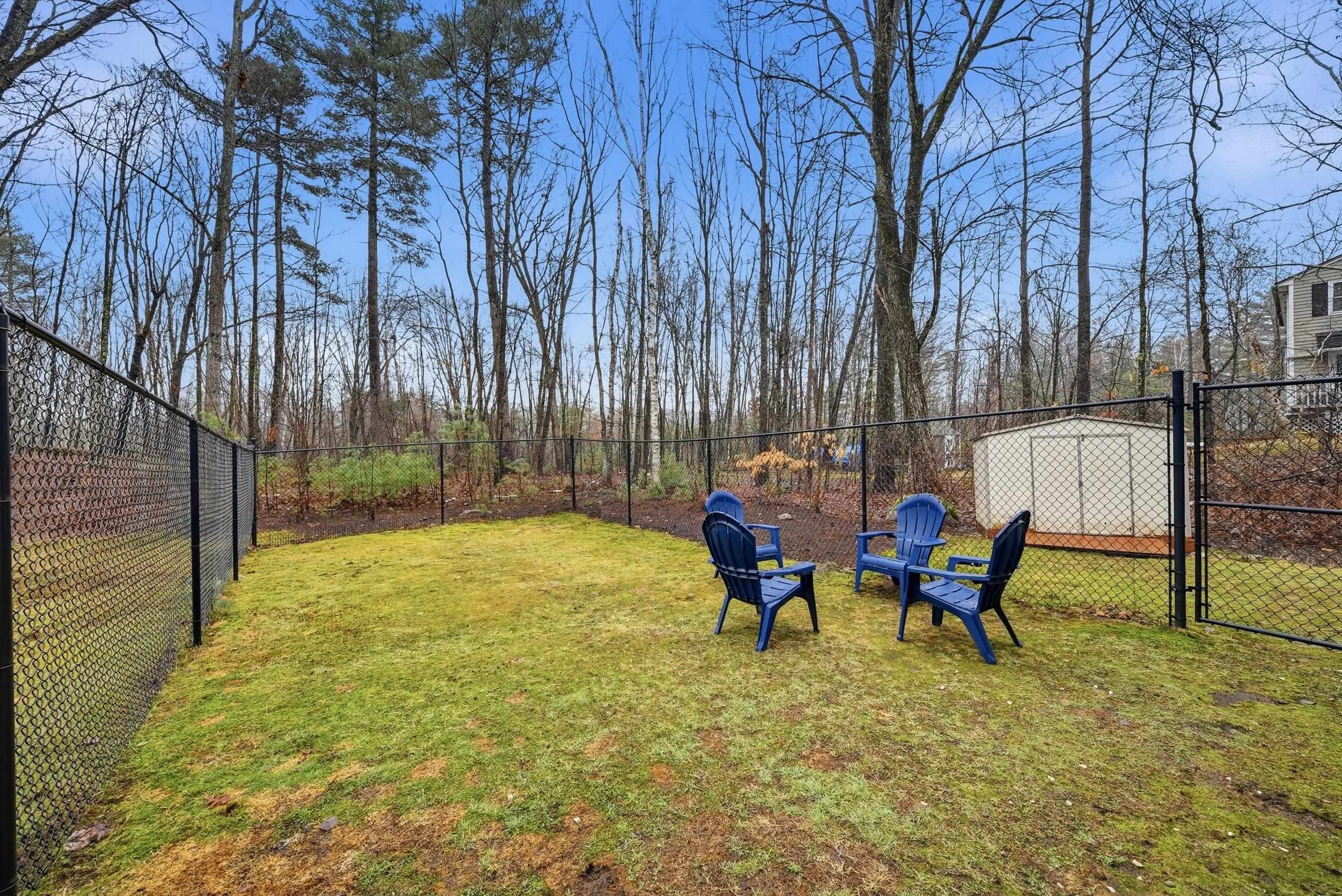 8 Lincoln Dr #B, Hooksett, NH 03106