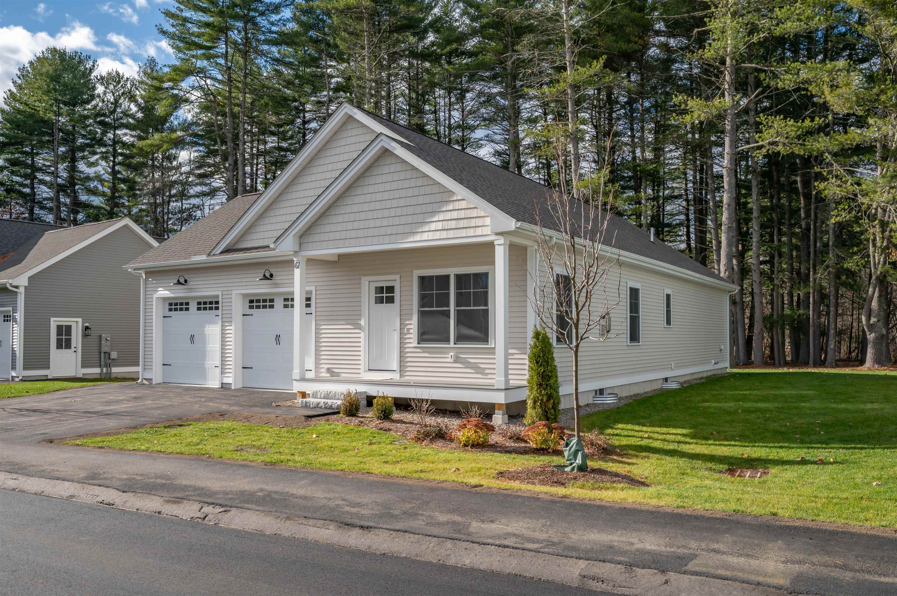 1 Hikers Ln, Nashua, NH 03062