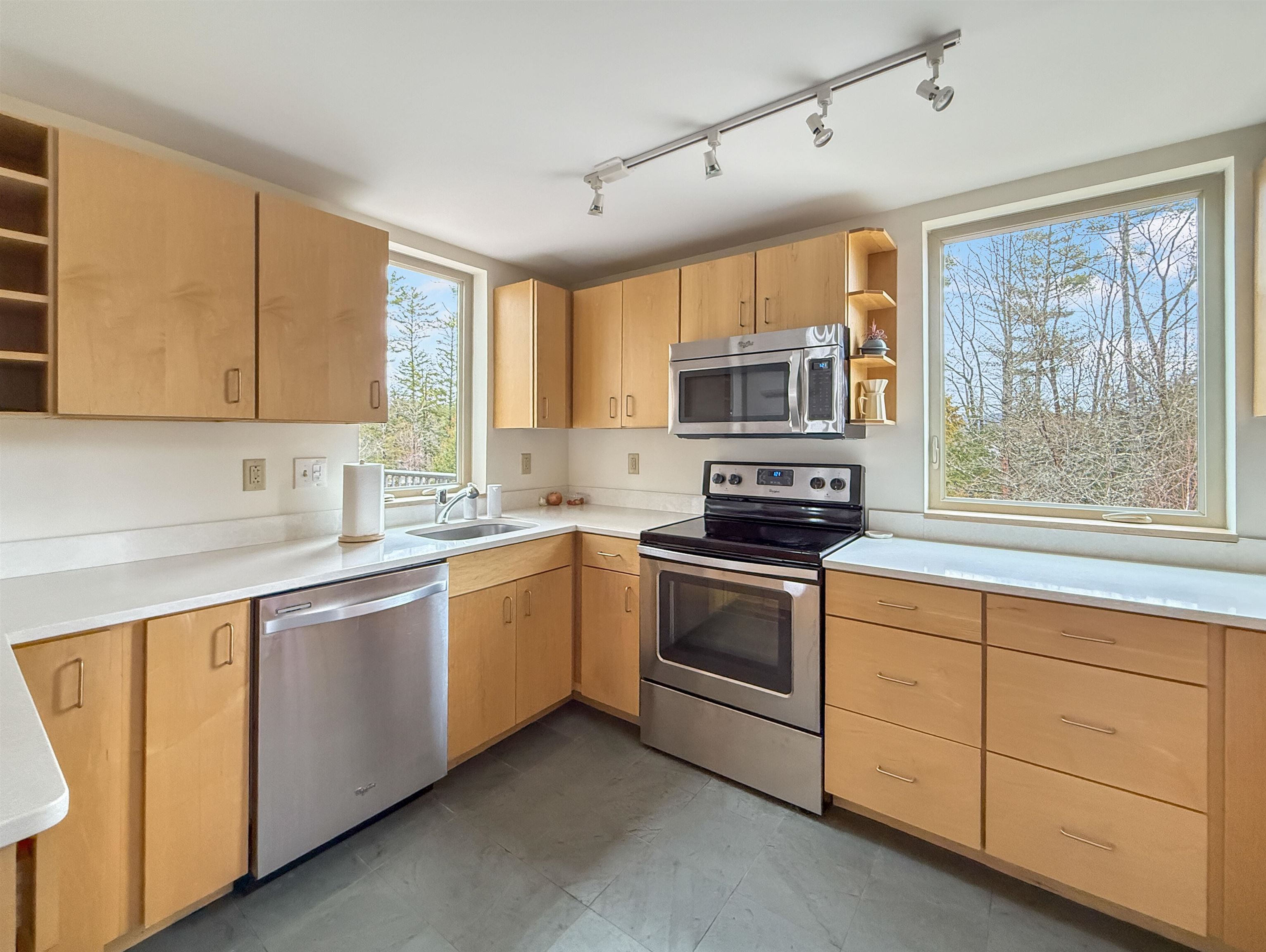 15 Gile Dr, Hanover, NH 03755