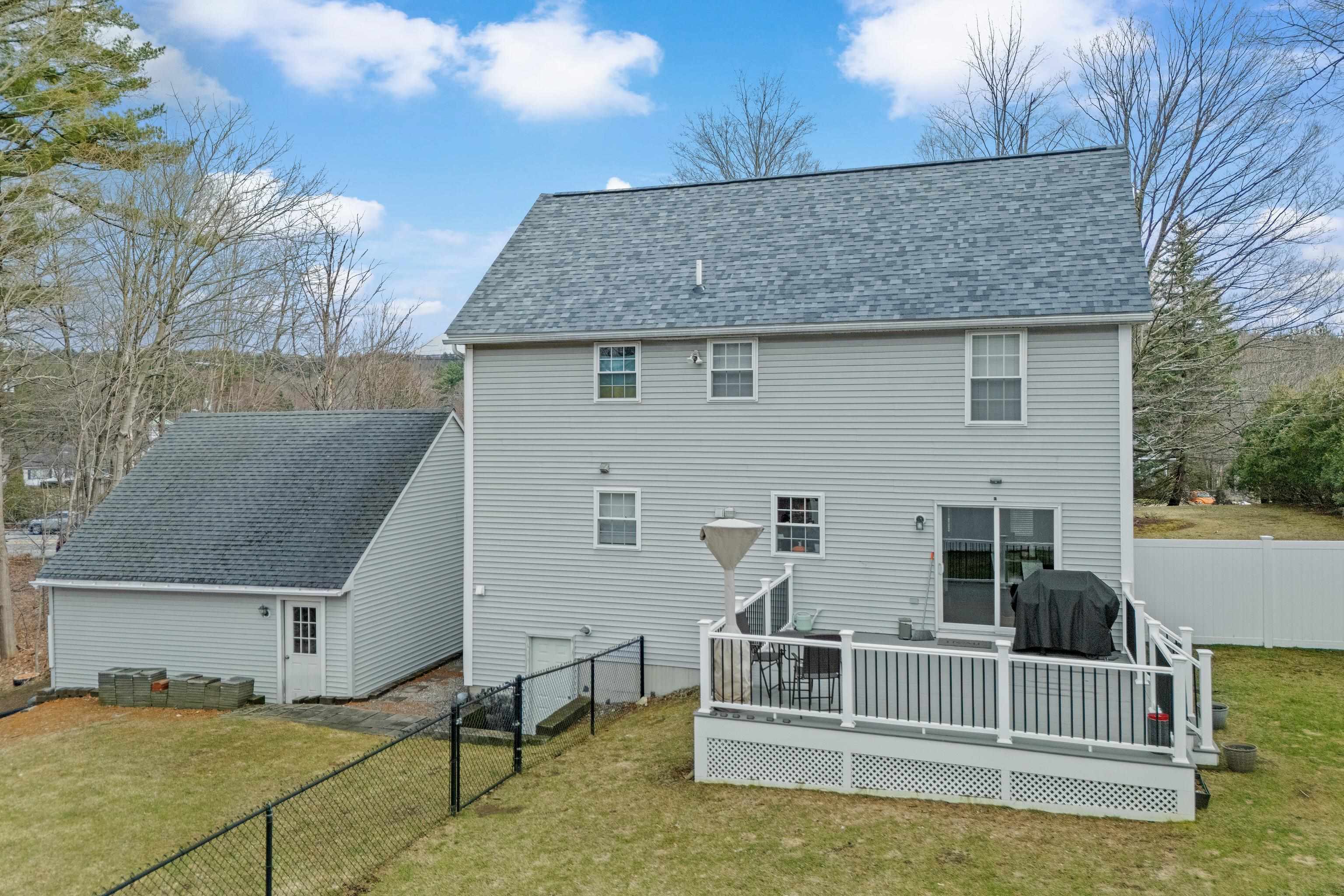 3 Kendall Pond Rd, Derry, NH 03038