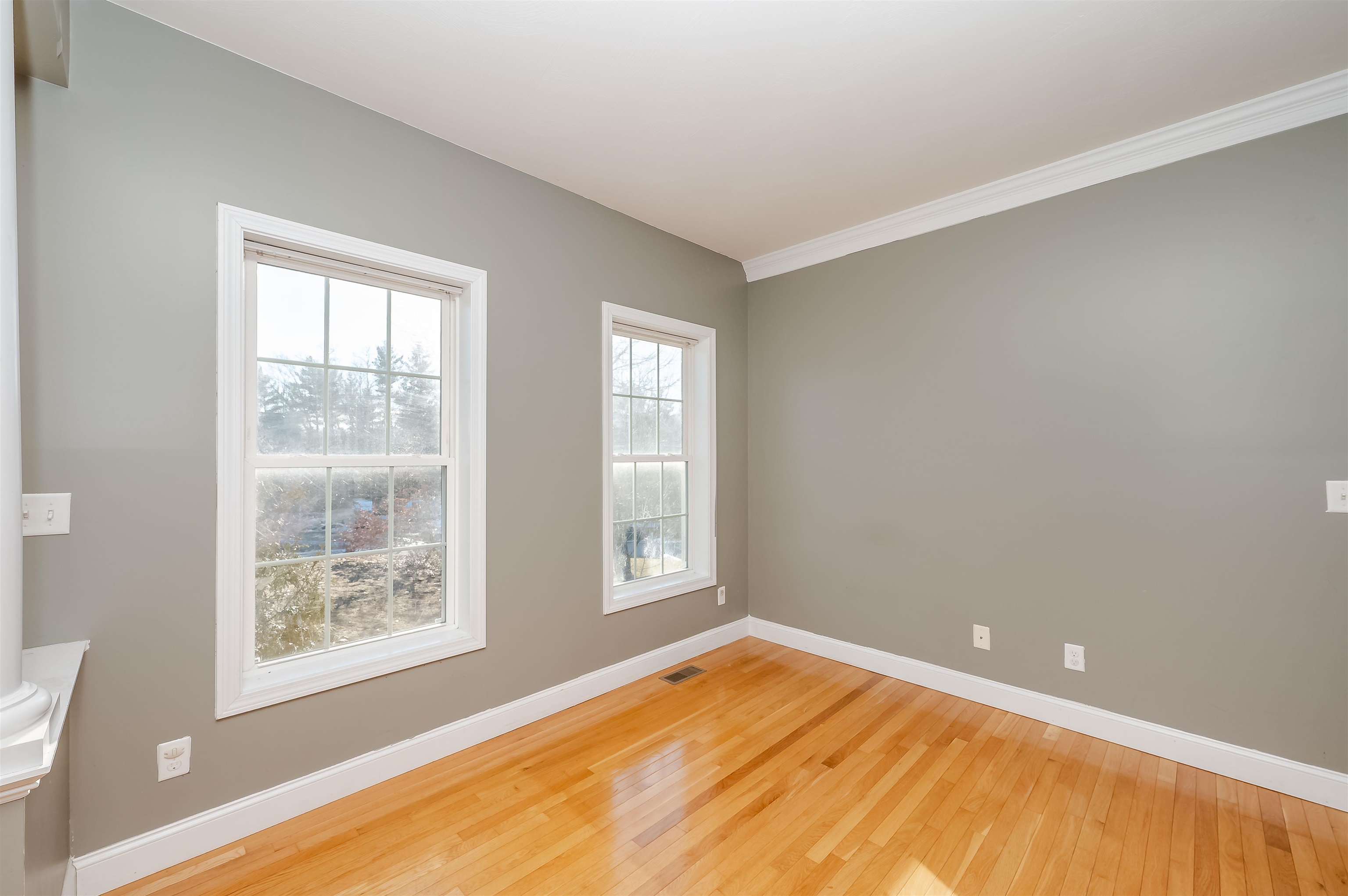 16 Pond Rd, Raymond, NH 03077