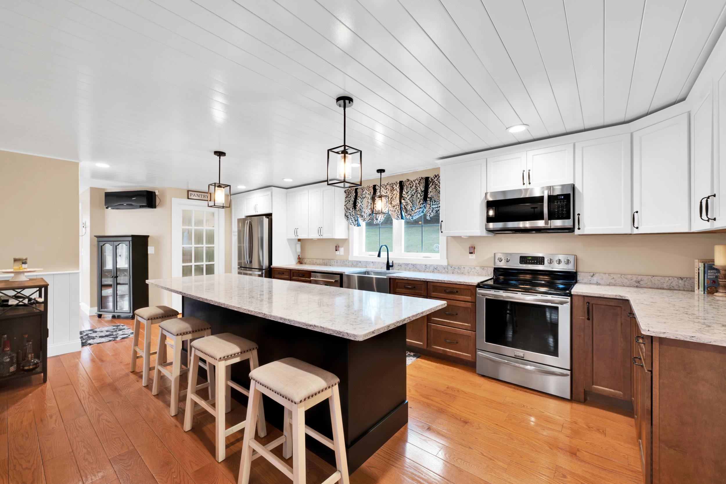 25 Riverview Cir, Litchfield, NH 03052