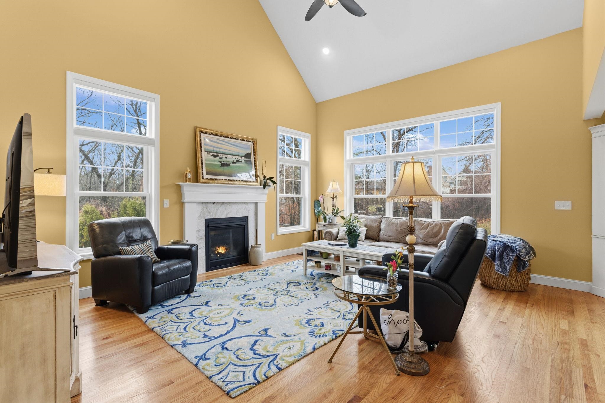 33 Sable Way, Manchester, NH 03102