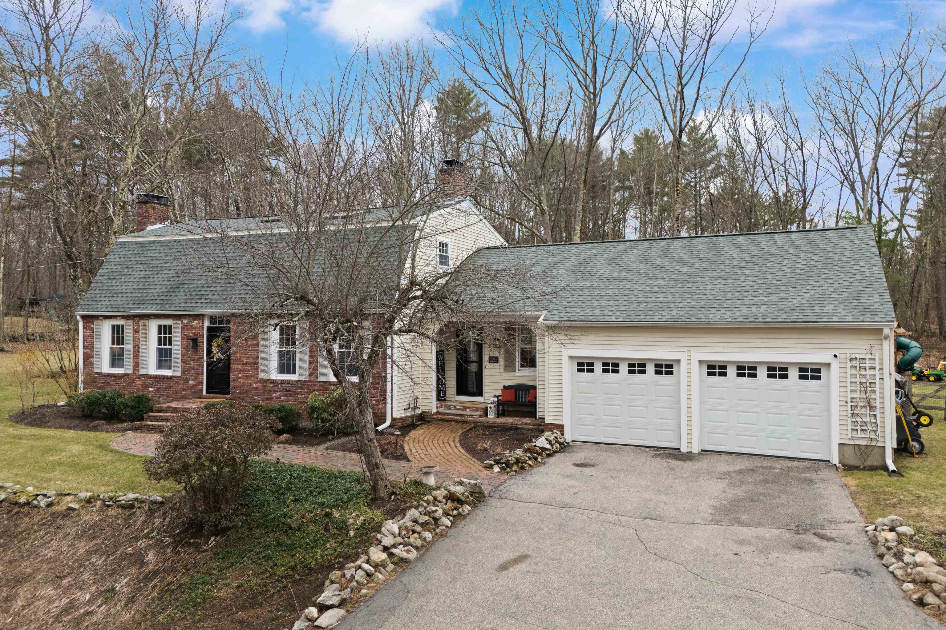 66 Horizon Dr, Bedford, NH 03110