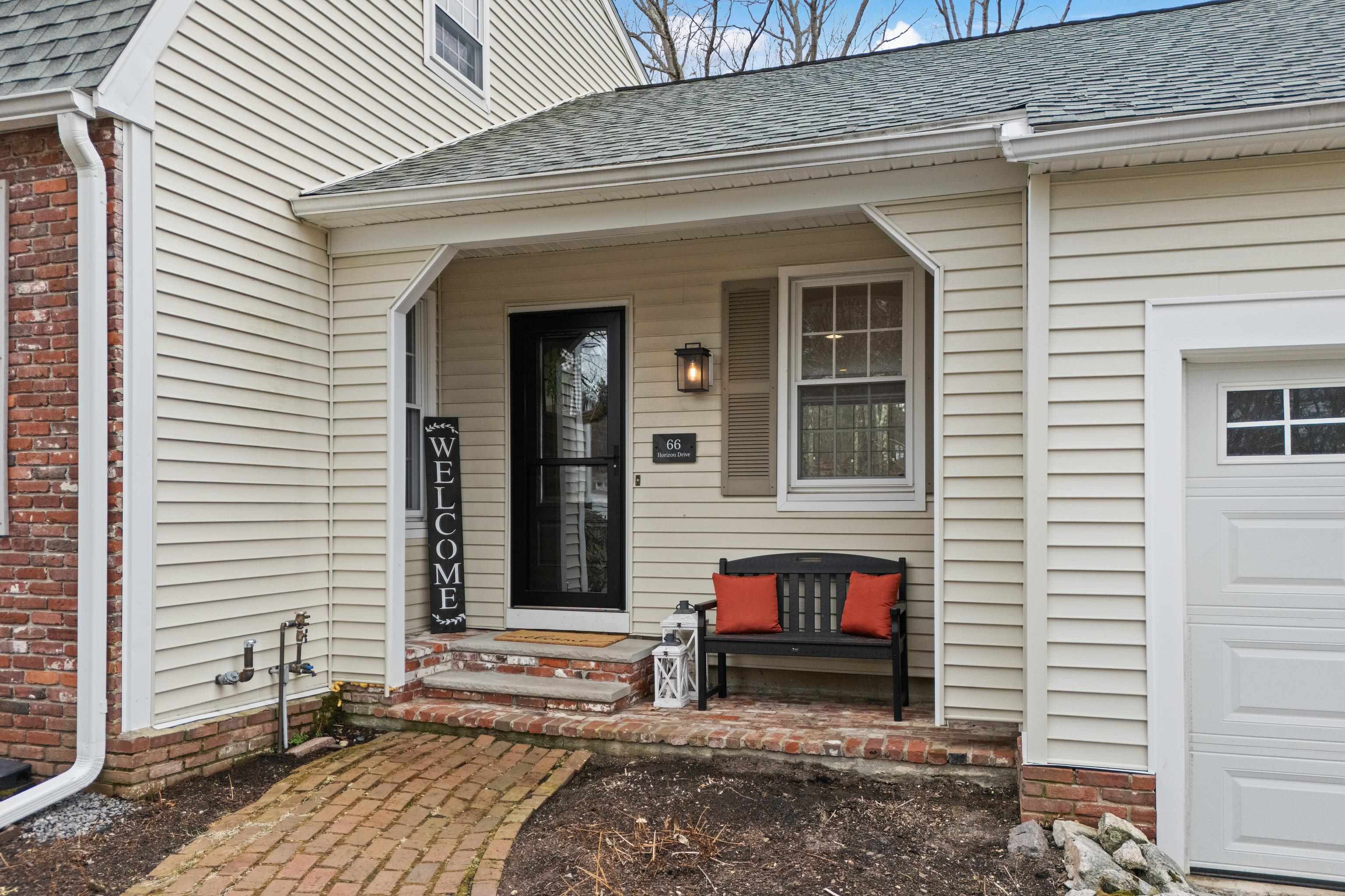 66 Horizon Dr, Bedford, NH 03110