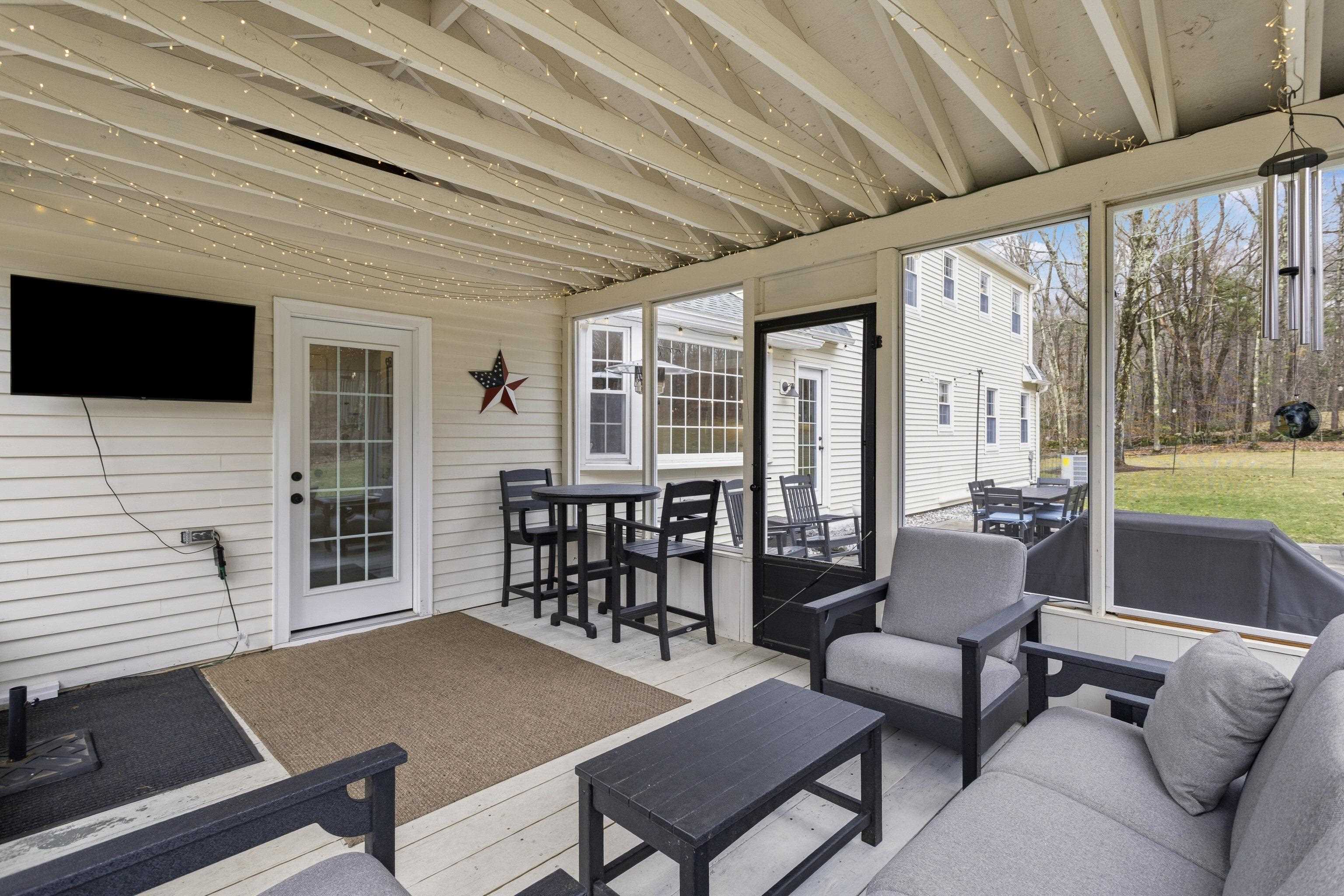 66 Horizon Dr, Bedford, NH 03110