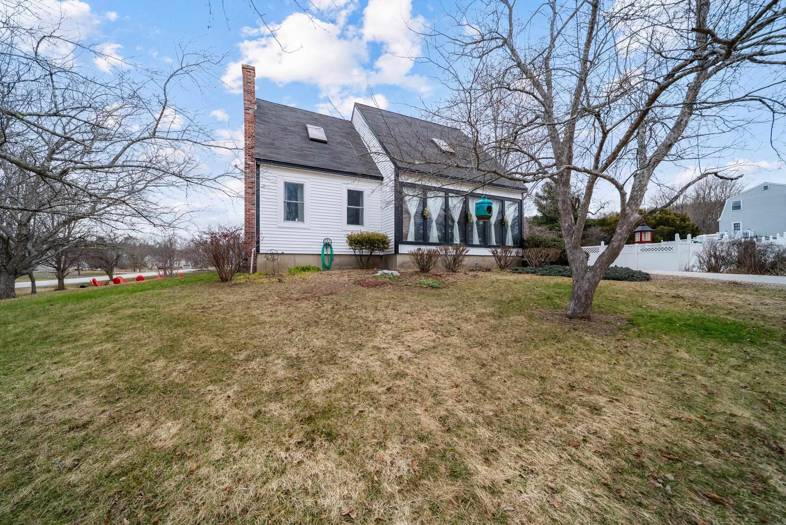 6 Donna Dr, Pembroke, NH 03275