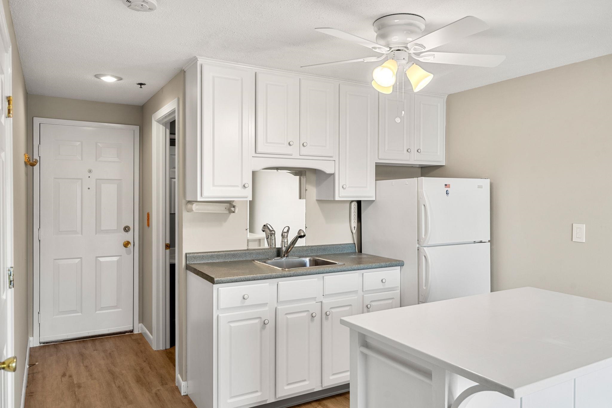 550 Winnacunnet Rd, Hampton, NH 03842