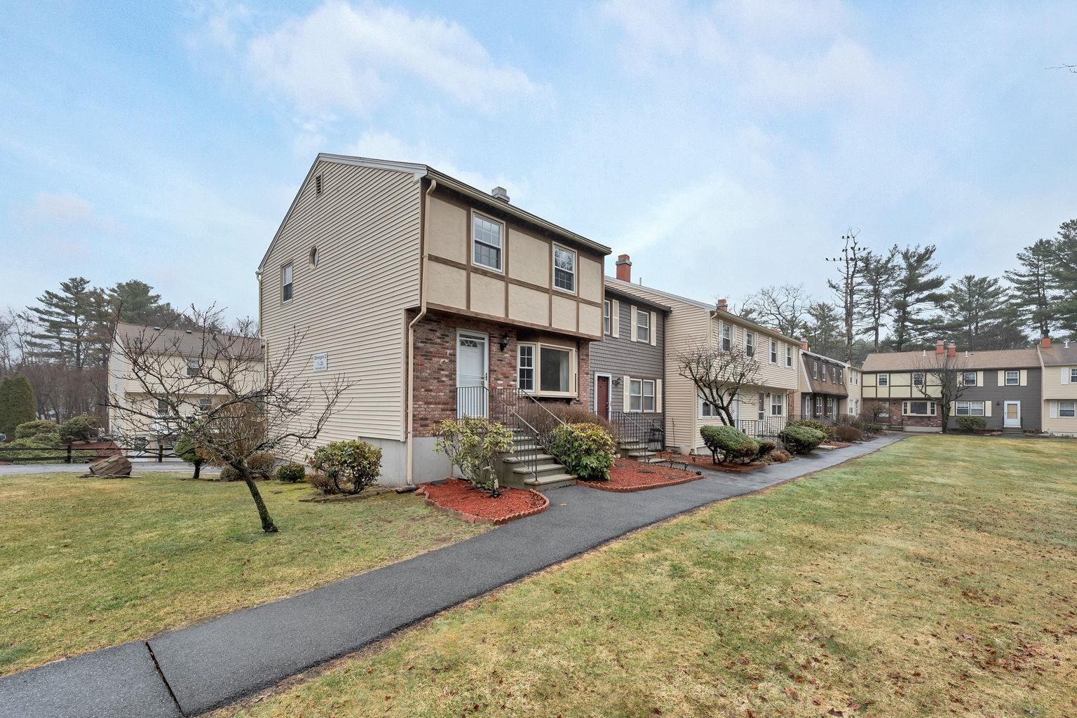 1 Stonegate Ln, Derry, NH 03038