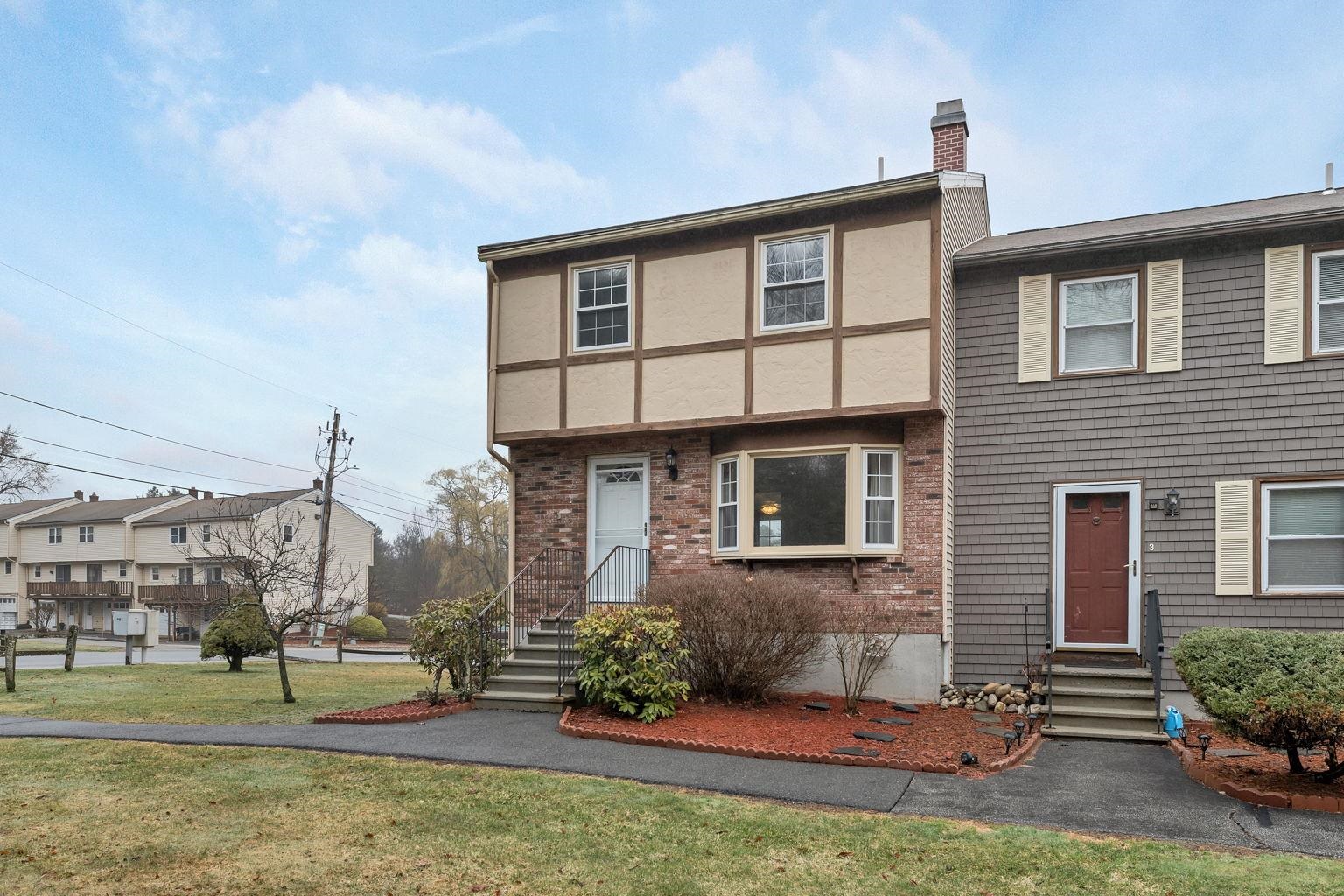 1 Stonegate Ln, Derry, NH 03038