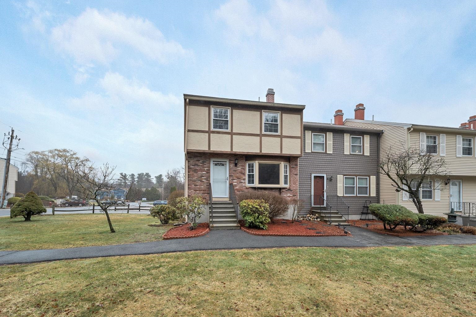 1 Stonegate Ln, Derry, NH 03038