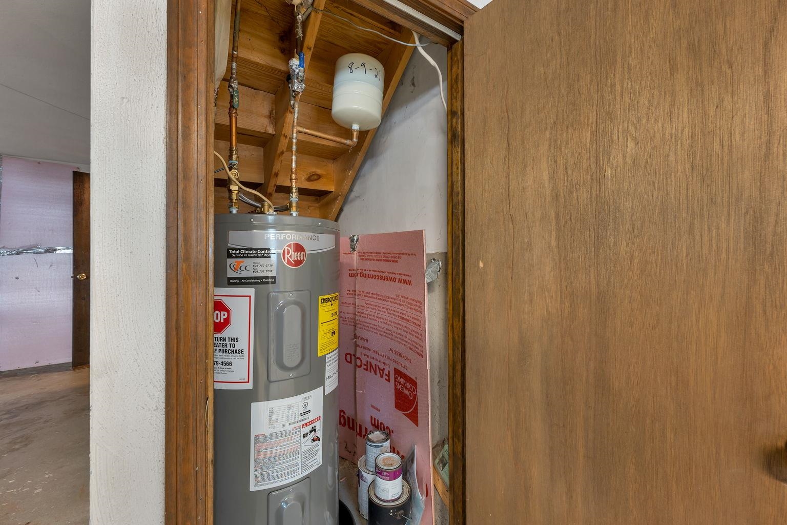 1 Stonegate Ln, Derry, NH 03038