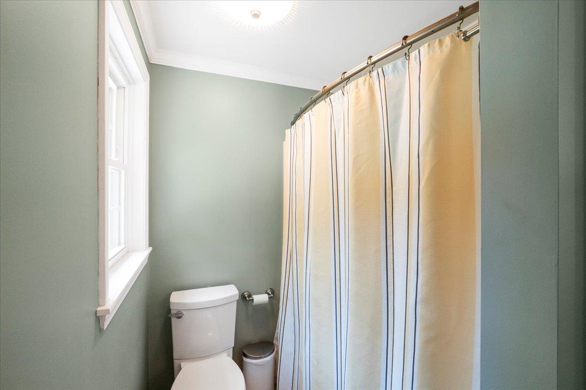 29 Rolling Ridge Rd, Londonderry, NH 03053