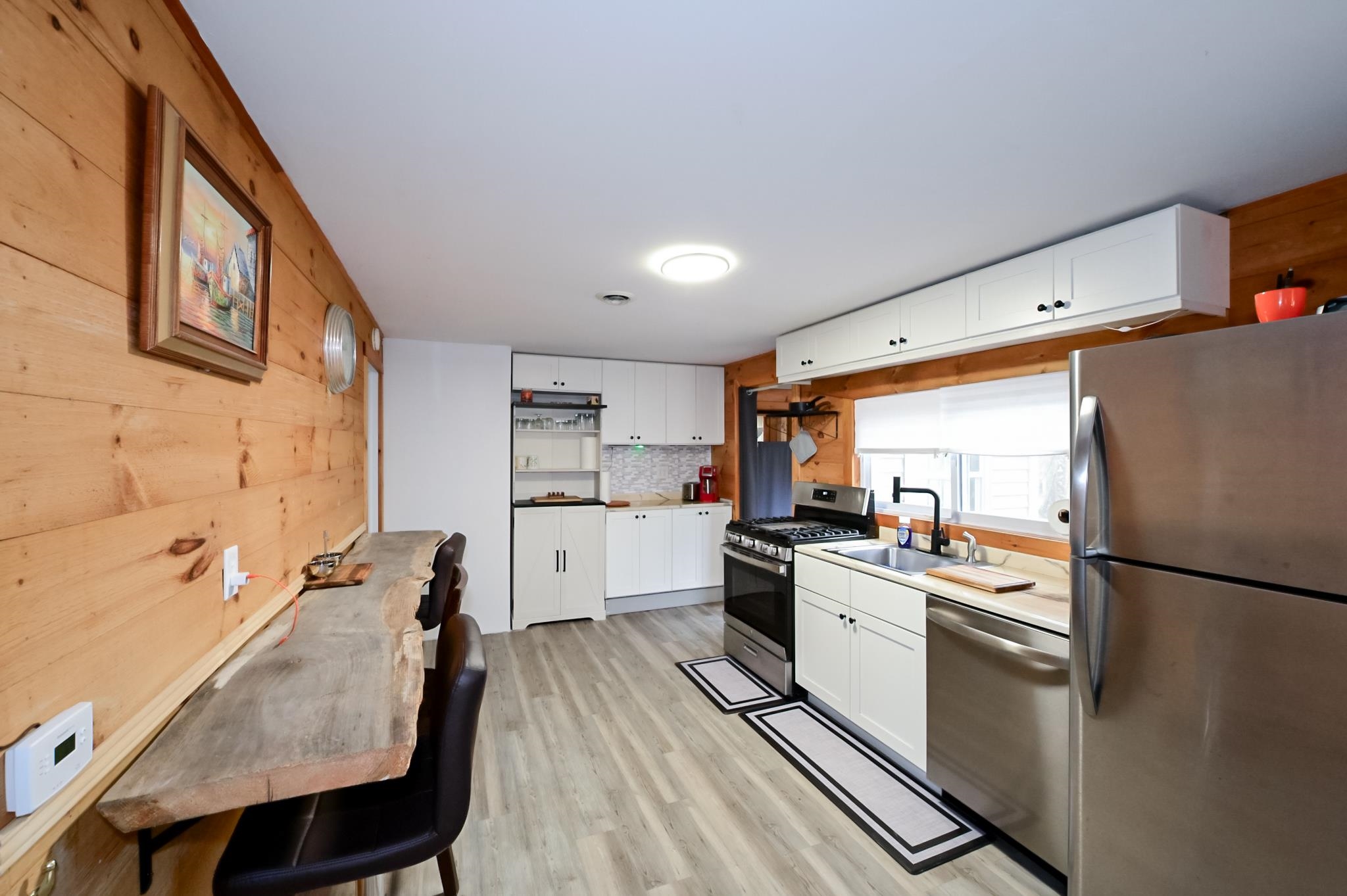 3 Hollywood Ave, Raymond, NH 03077