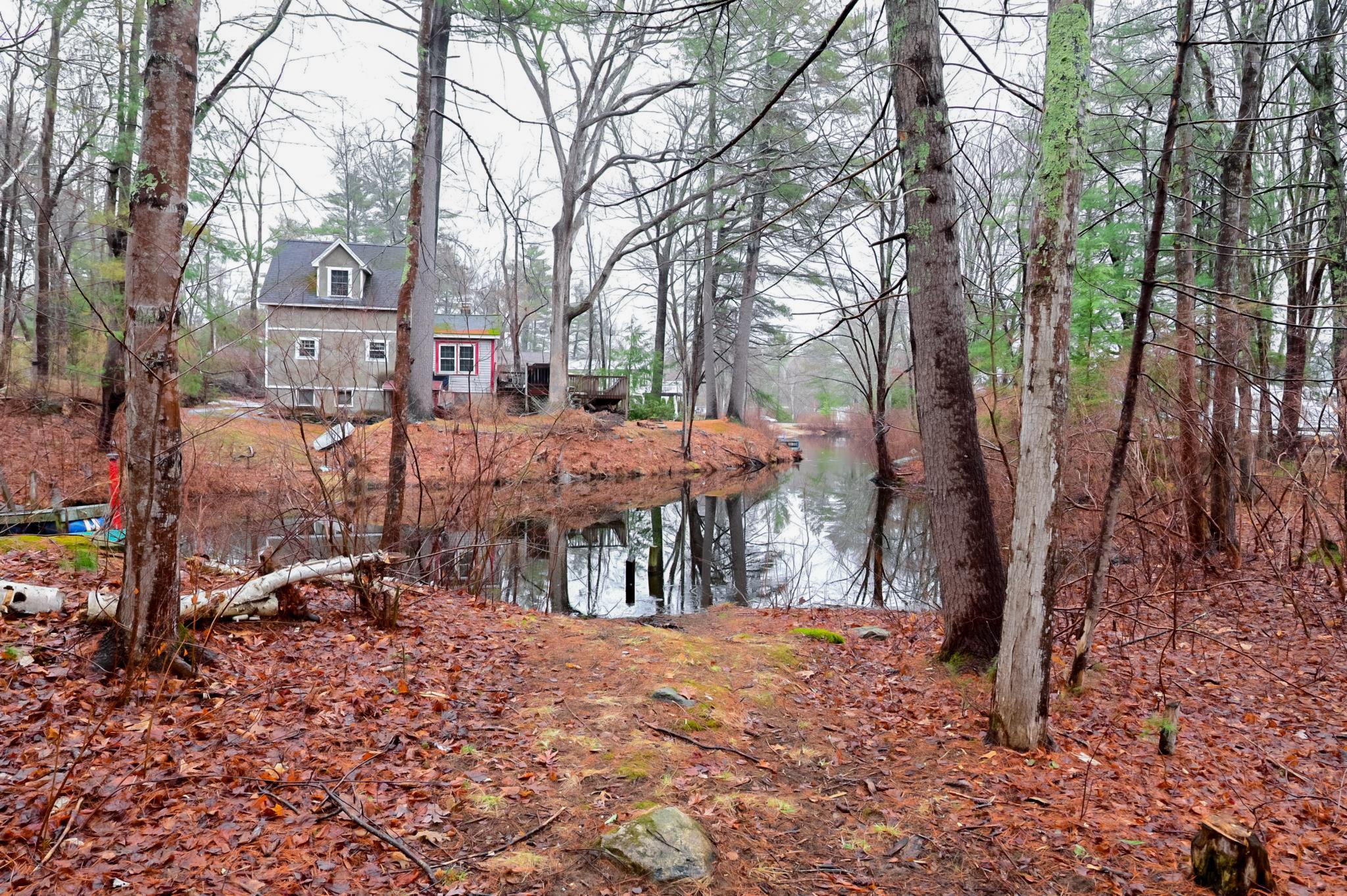 3 Hollywood Ave, Raymond, NH 03077