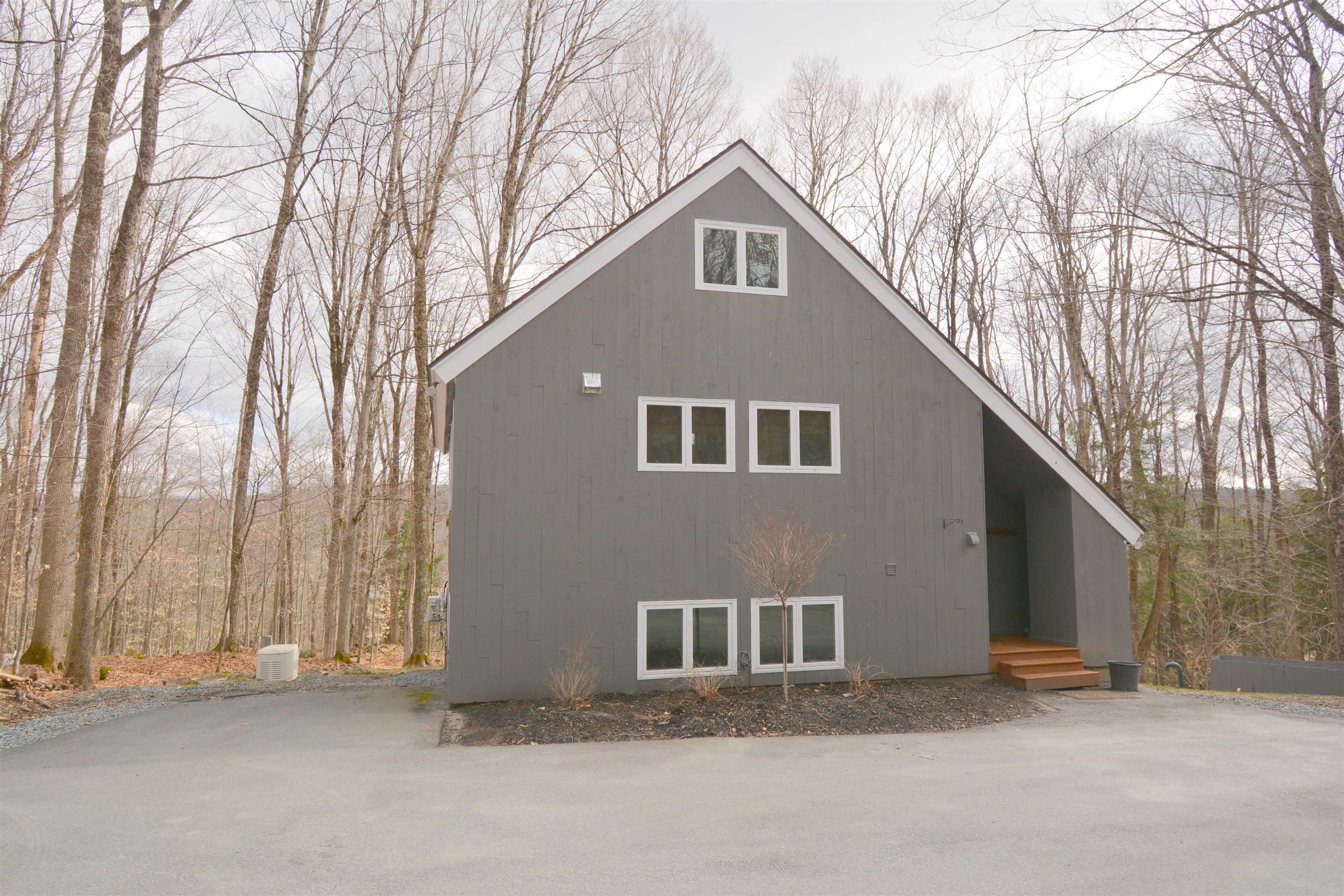 54 Brookridge Dr, Grantham, NH 03753