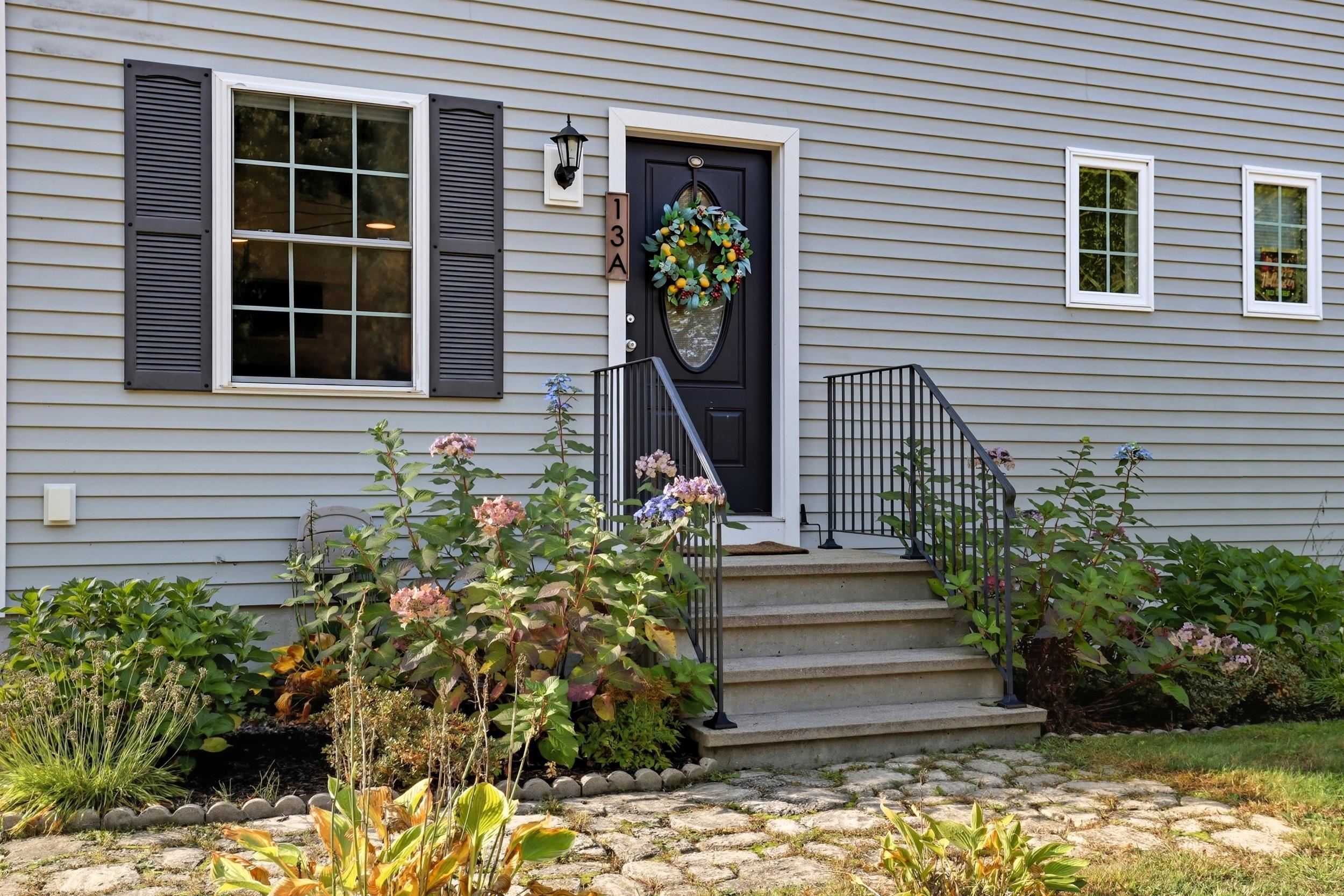 13 Juanita Ave, Raymond, NH 03077