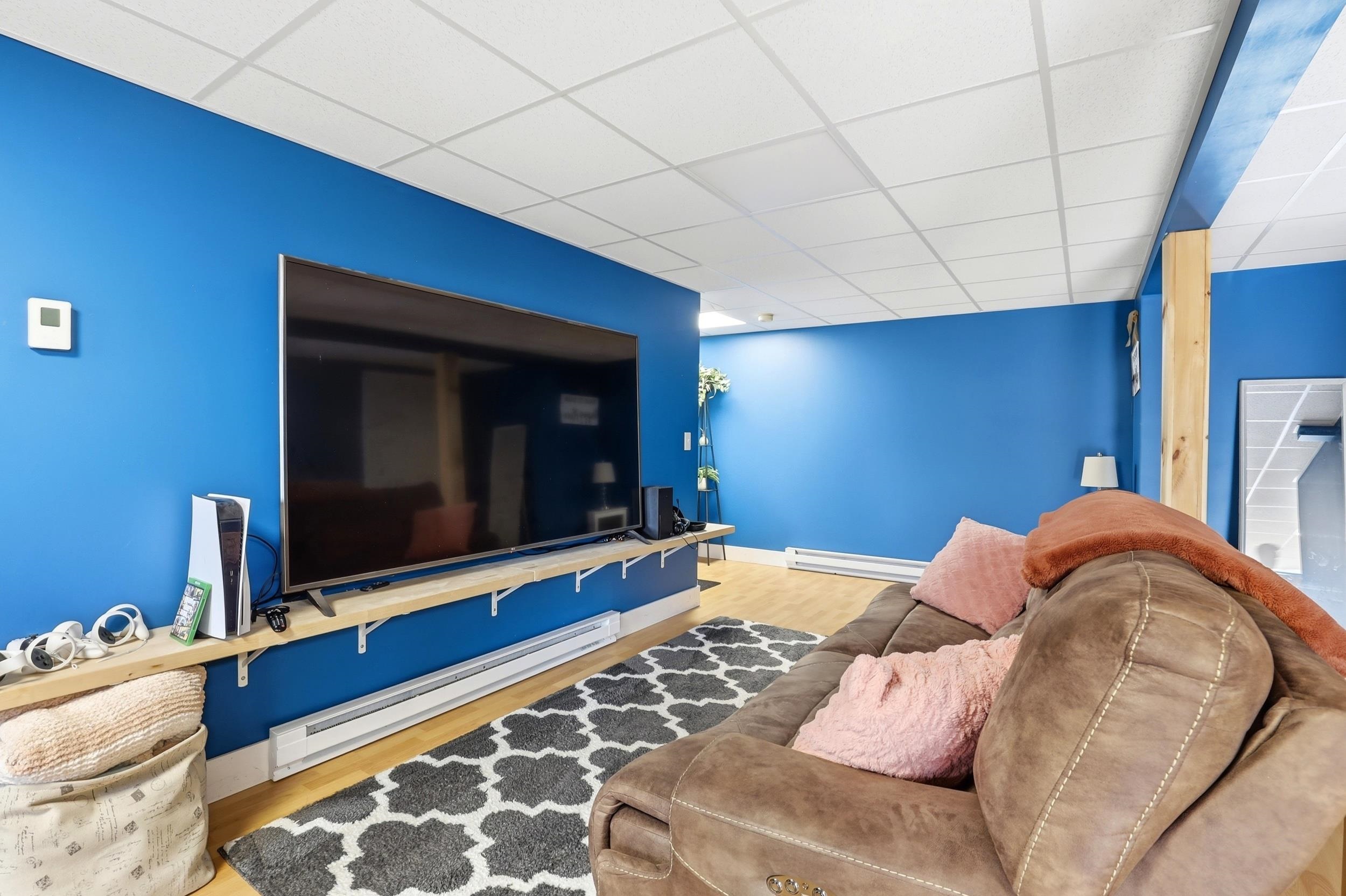 147 Leewood St, Manchester, NH 03103