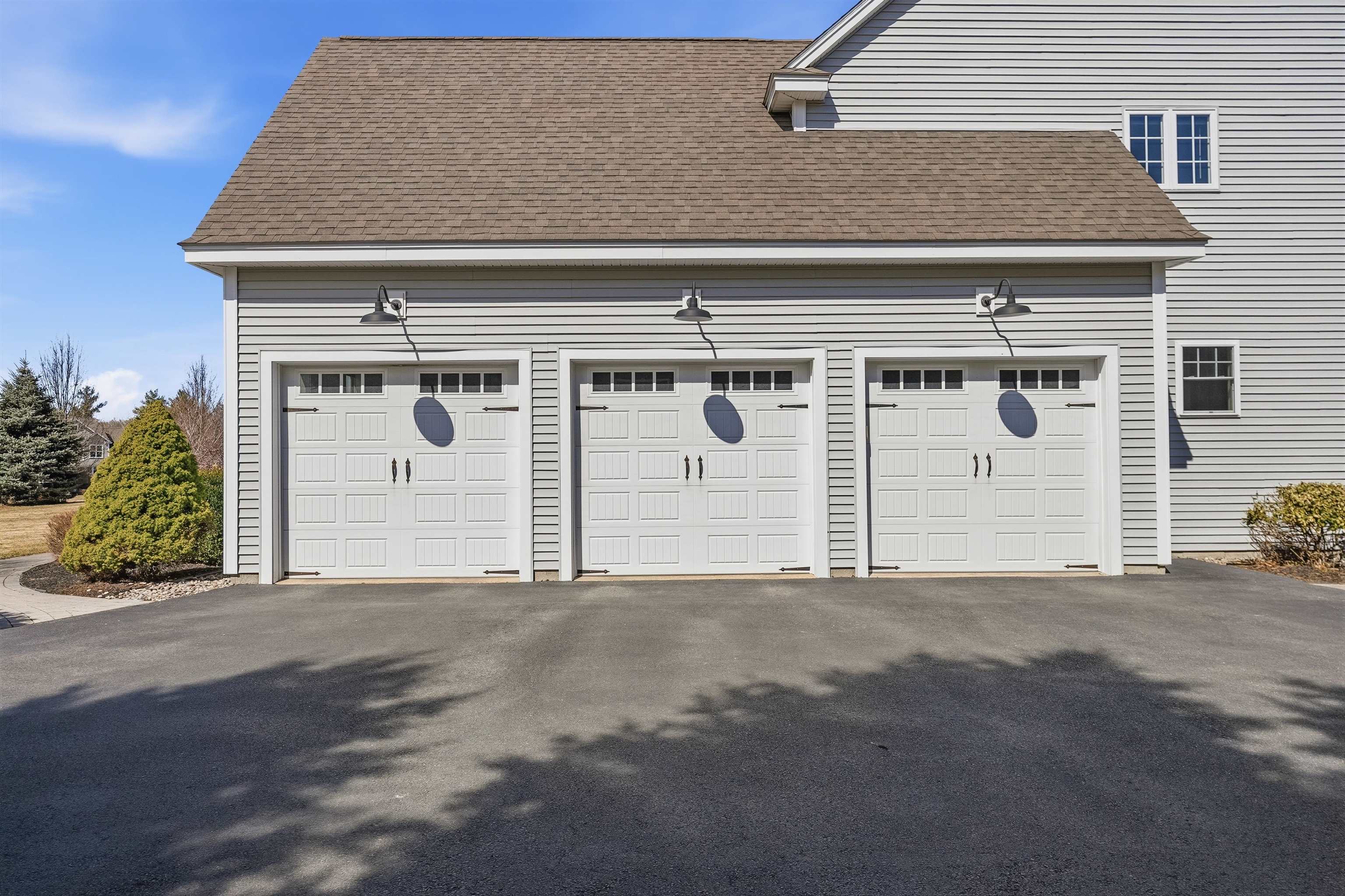 12 Orchard Blossom Rd, Windham, NH 03087