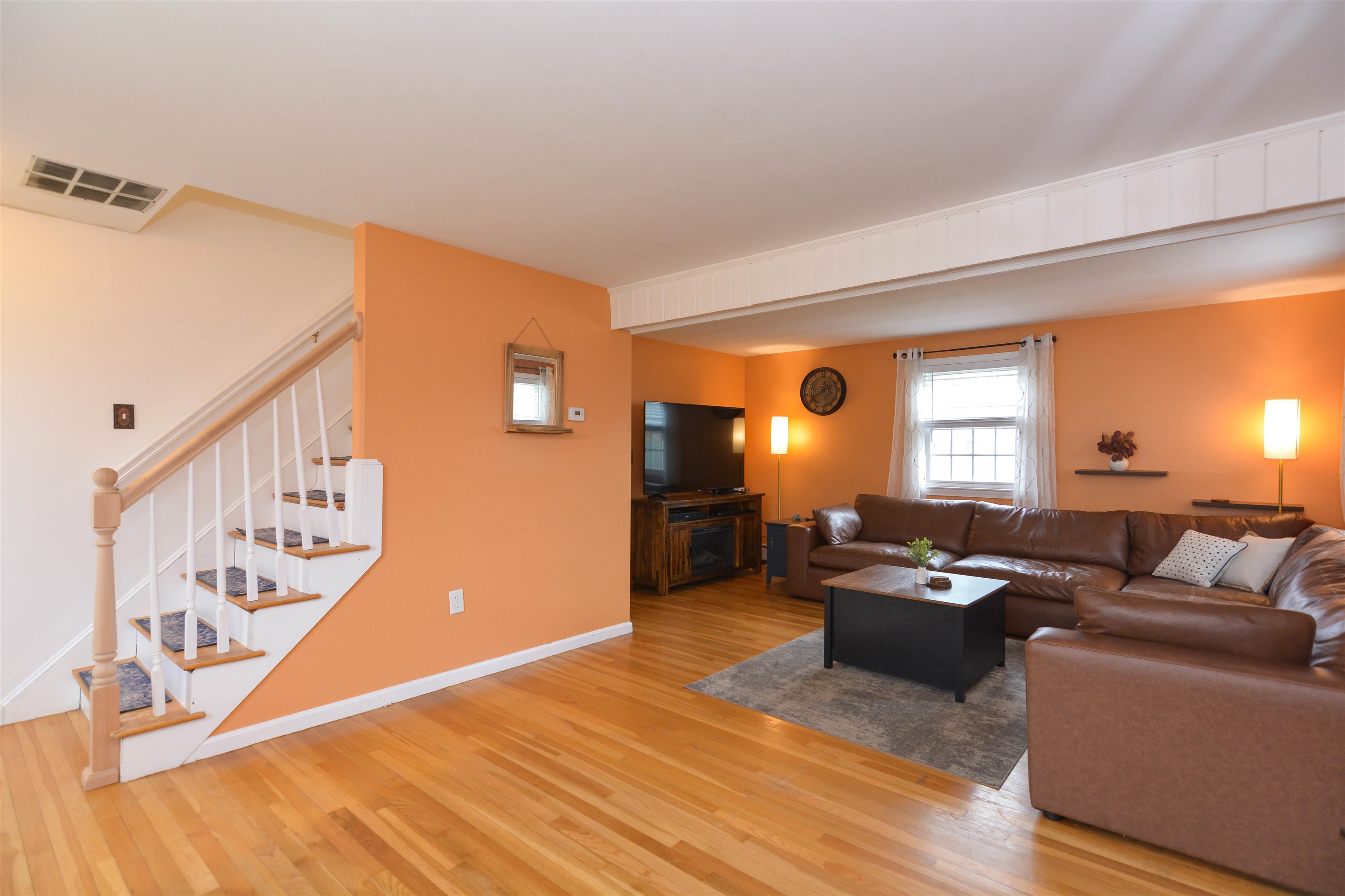 40 Barkland Dr, Derry, NH 03038