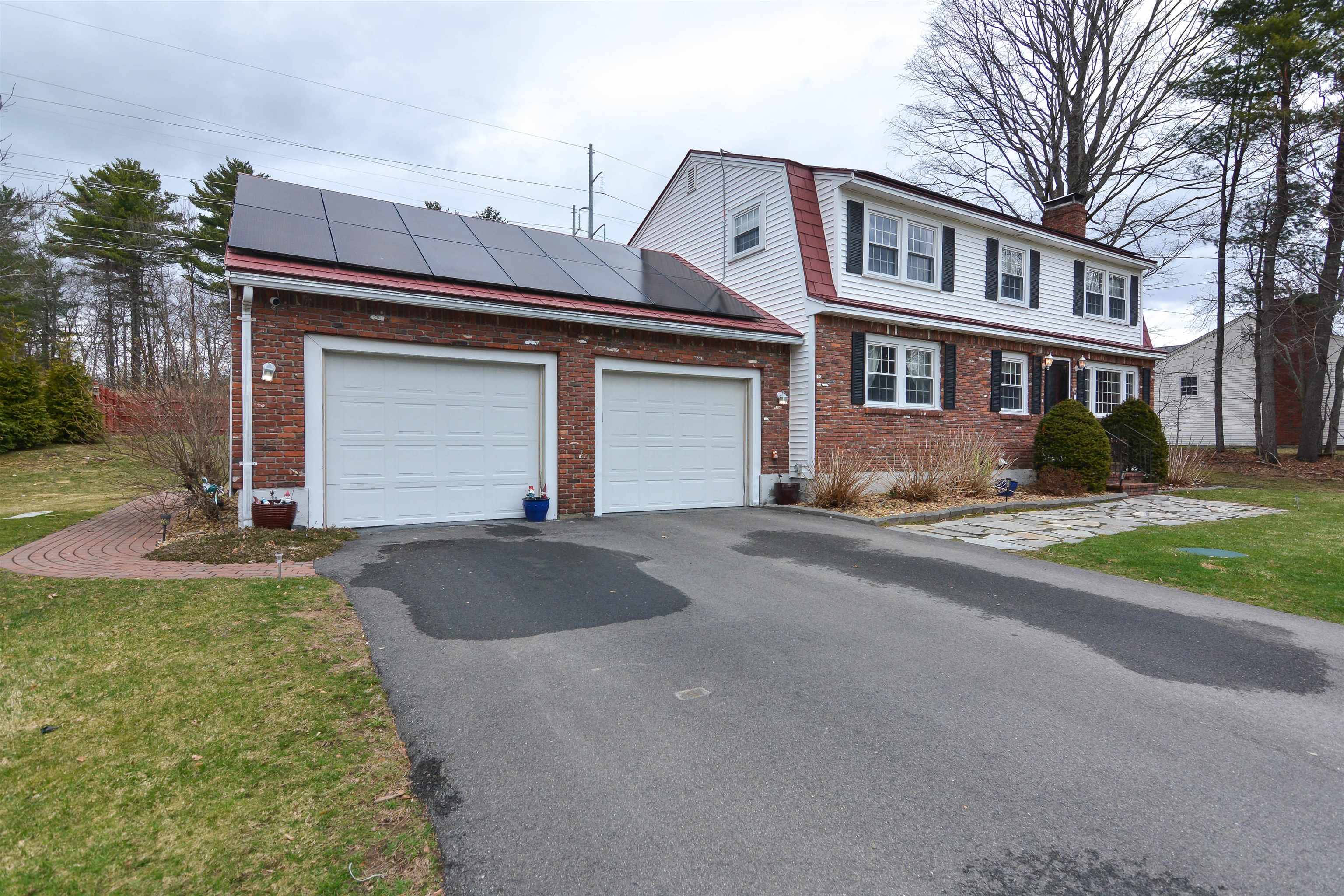 40 Barkland Dr, Derry, NH 03038