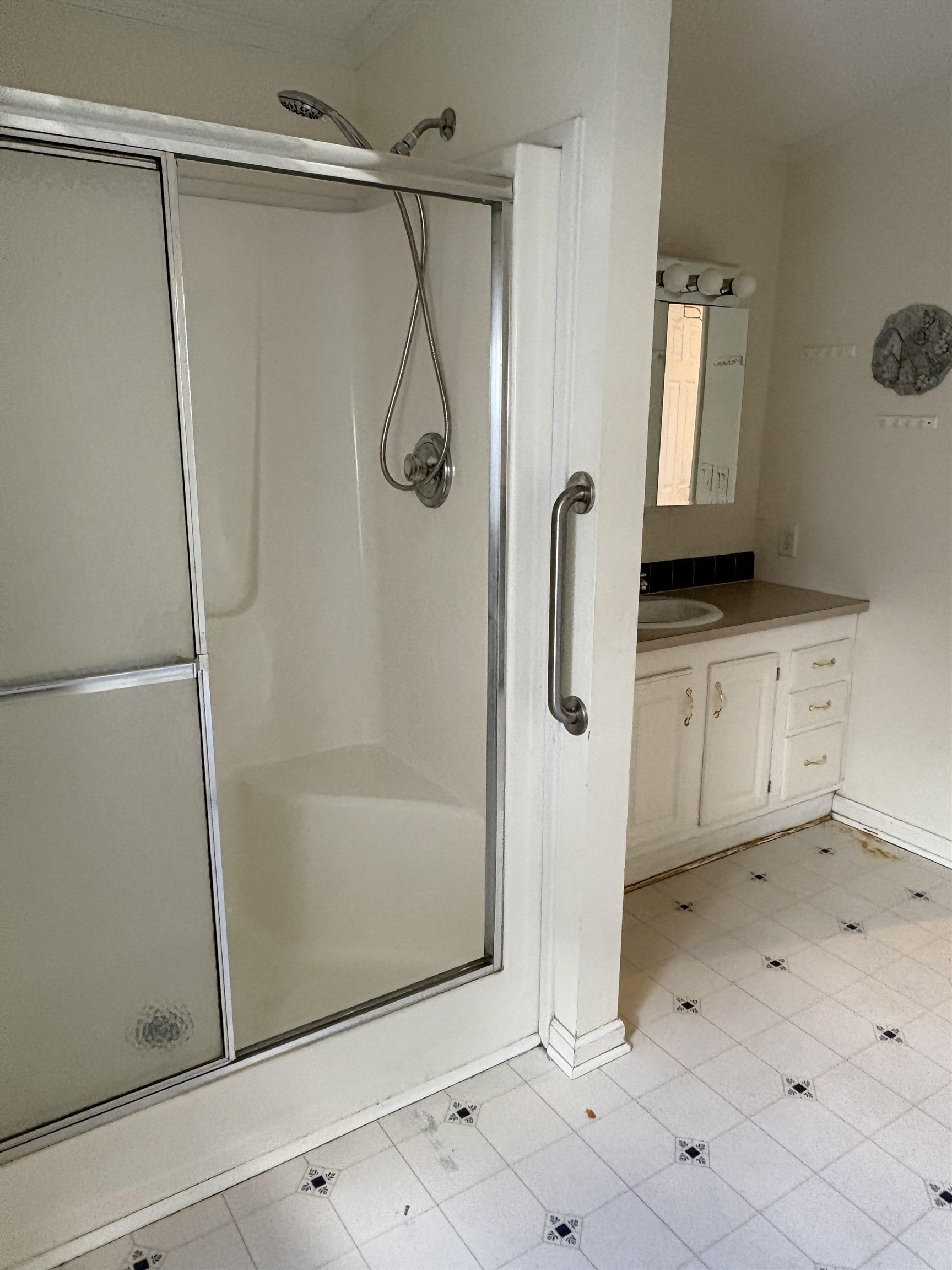 3/4 bath to primary bedroom