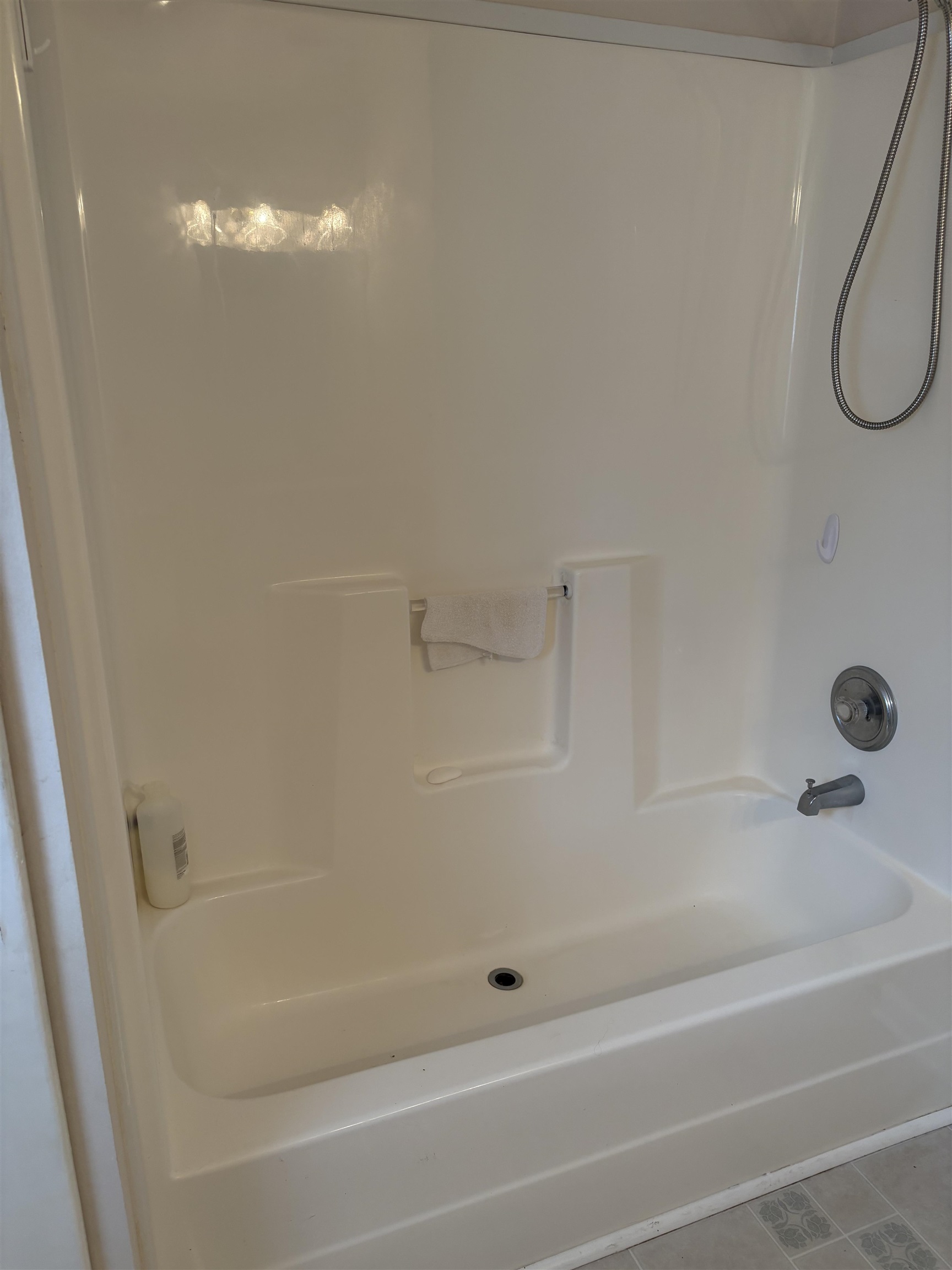 500 Darby Dr, Belmont, NH 03220