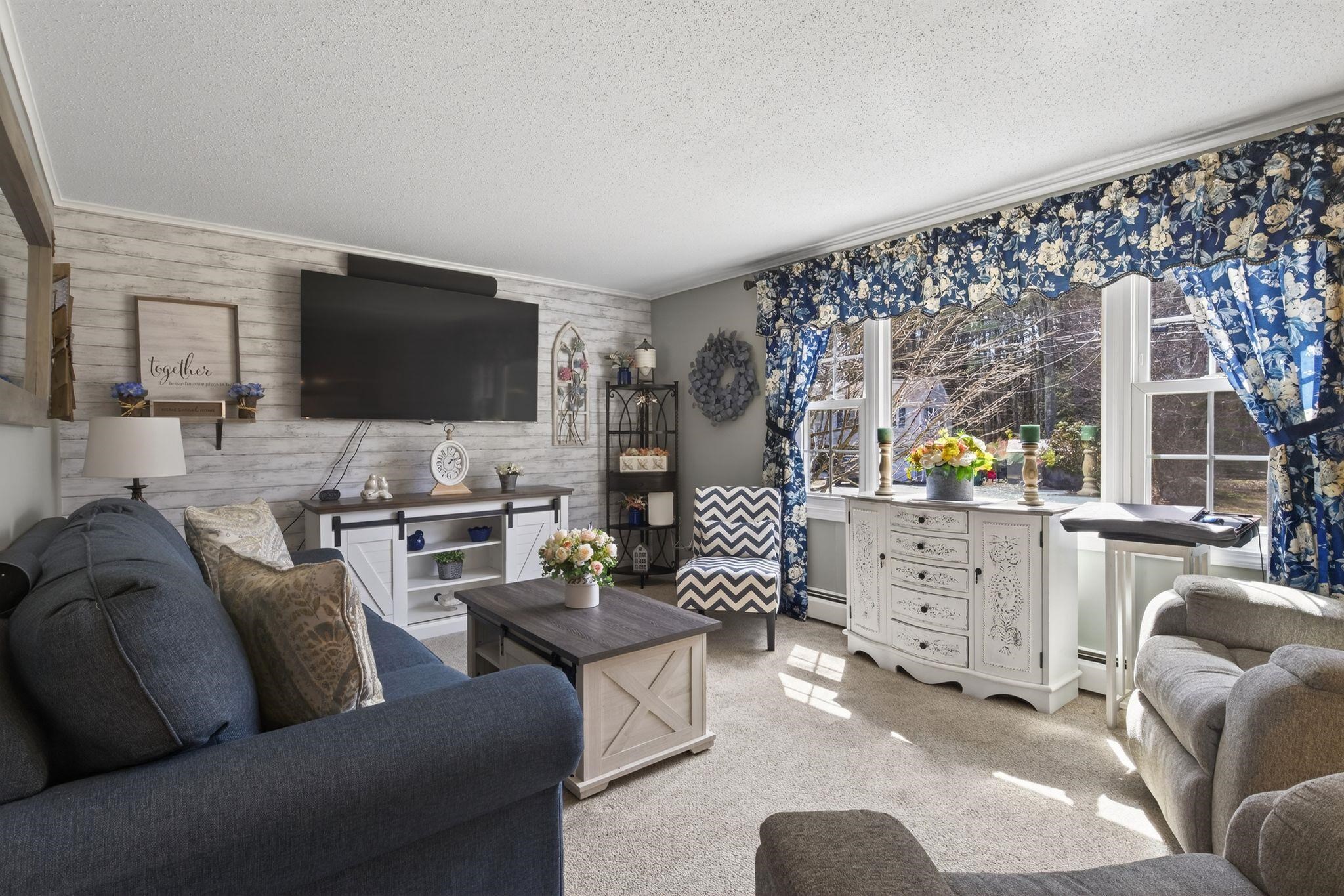 23 Birchwood Ave, Rochester, NH 03867