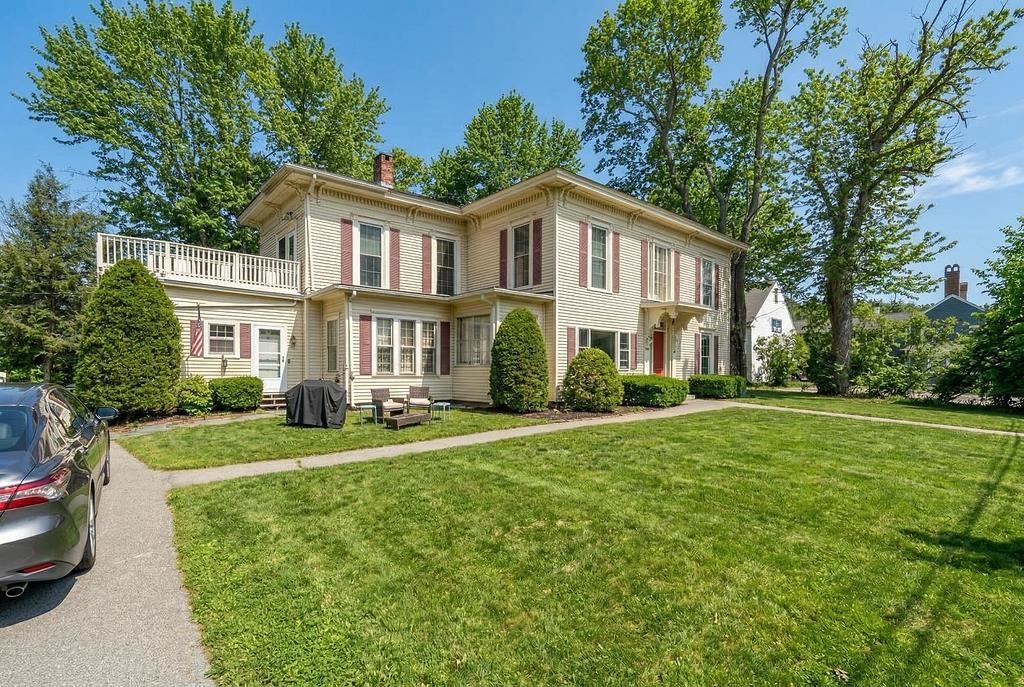 223 High St, Somersworth, NH 03878