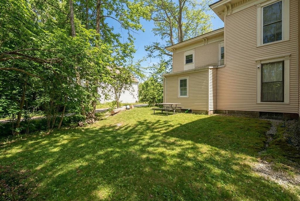 223 High St, Somersworth, NH 03878