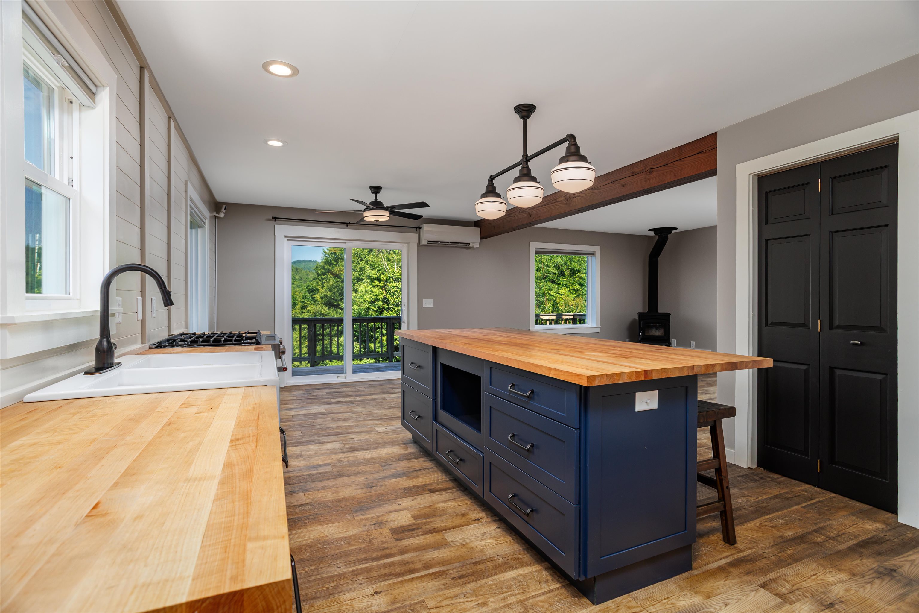 Photo 3 of Single family home for sale at 198 East Hill Rd, Wardsboro, VT 05355 | MLS# 5082327 | Listing updated on 2026-09-18